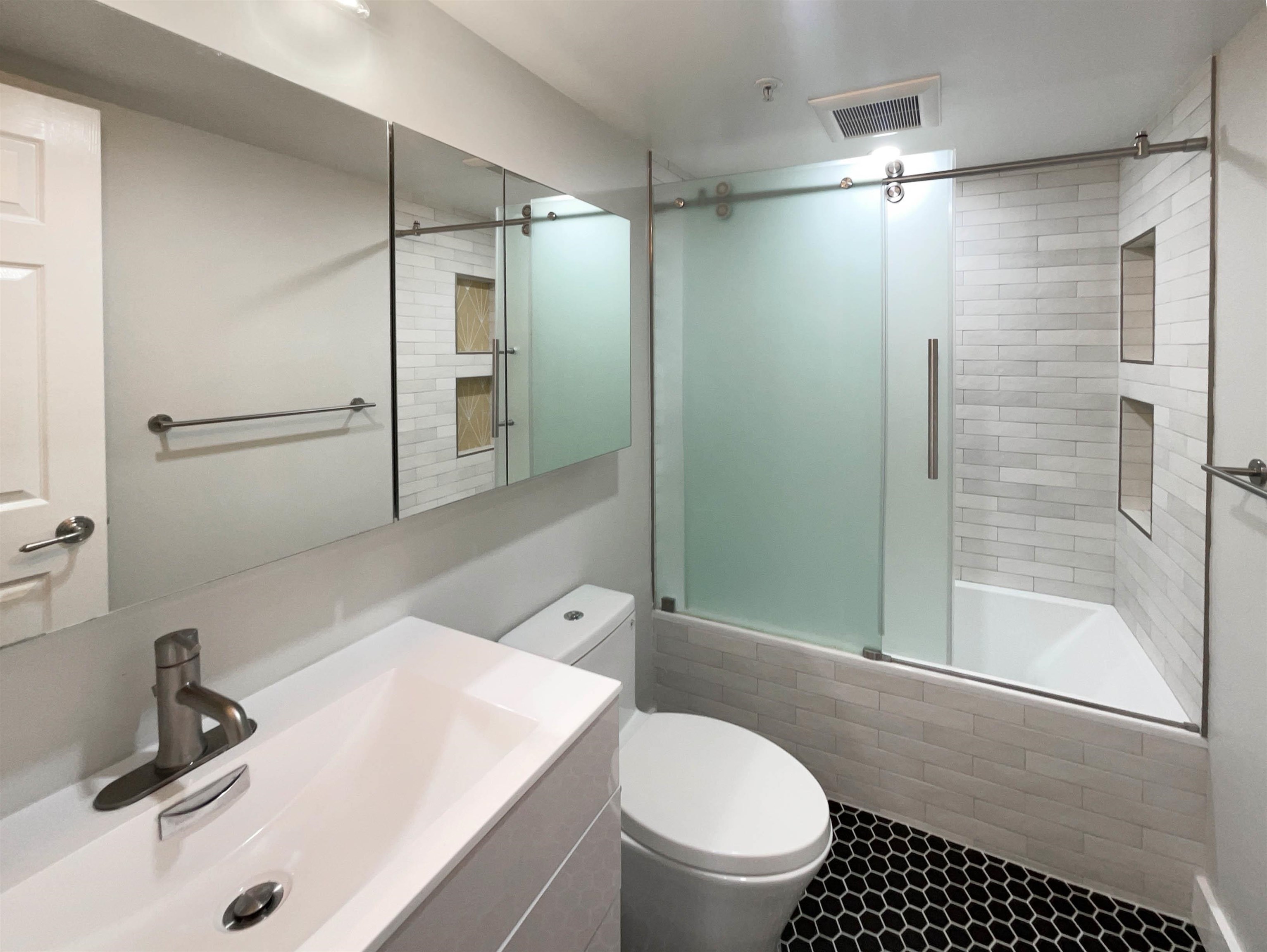 Detail Gallery Image 13 of 16 For 991 Asilomar Ter #1,  Sunnyvale,  CA 94086 - 3 Beds | 2 Baths