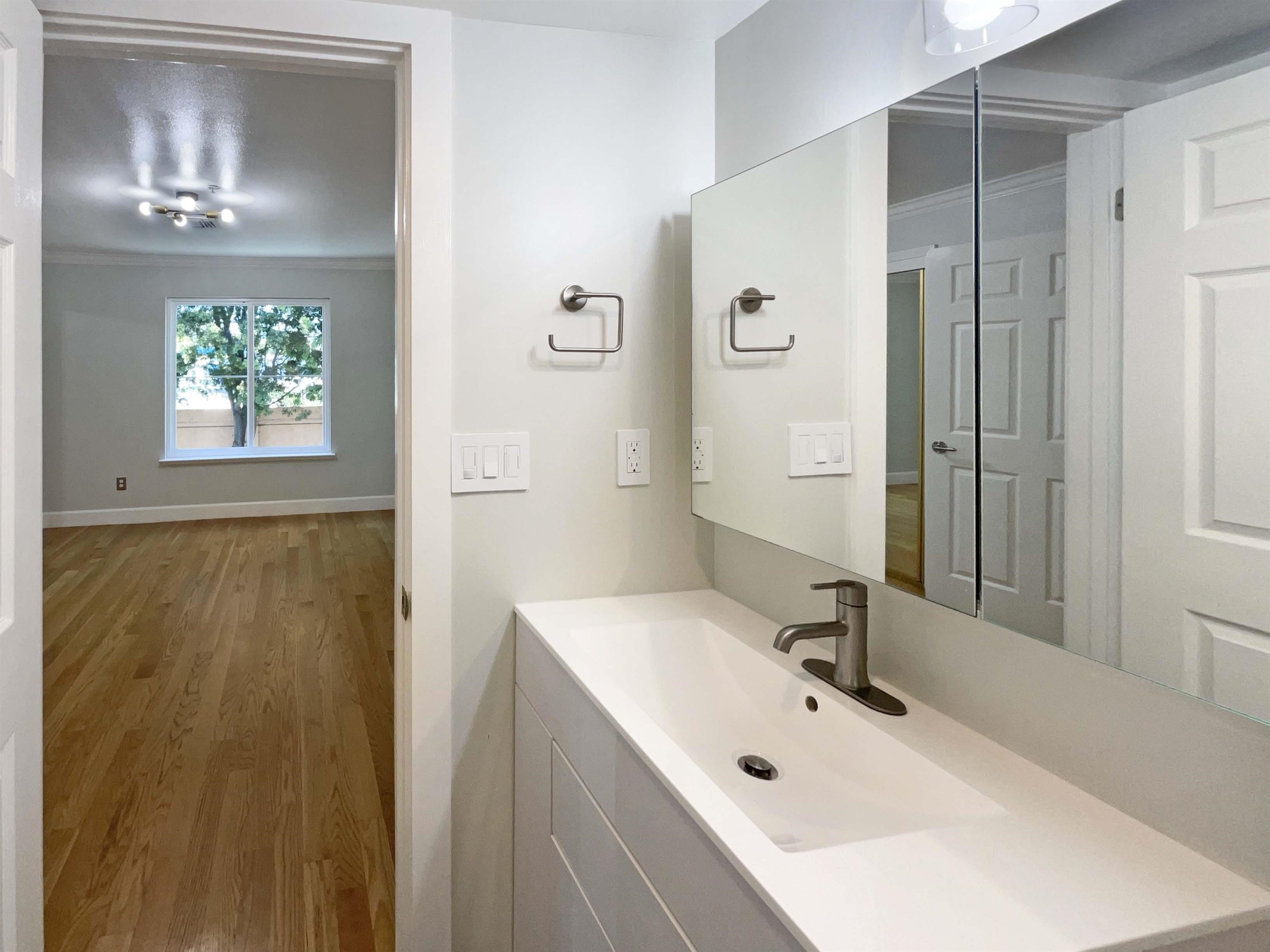 Detail Gallery Image 14 of 16 For 991 Asilomar Ter #1,  Sunnyvale,  CA 94086 - 3 Beds | 2 Baths