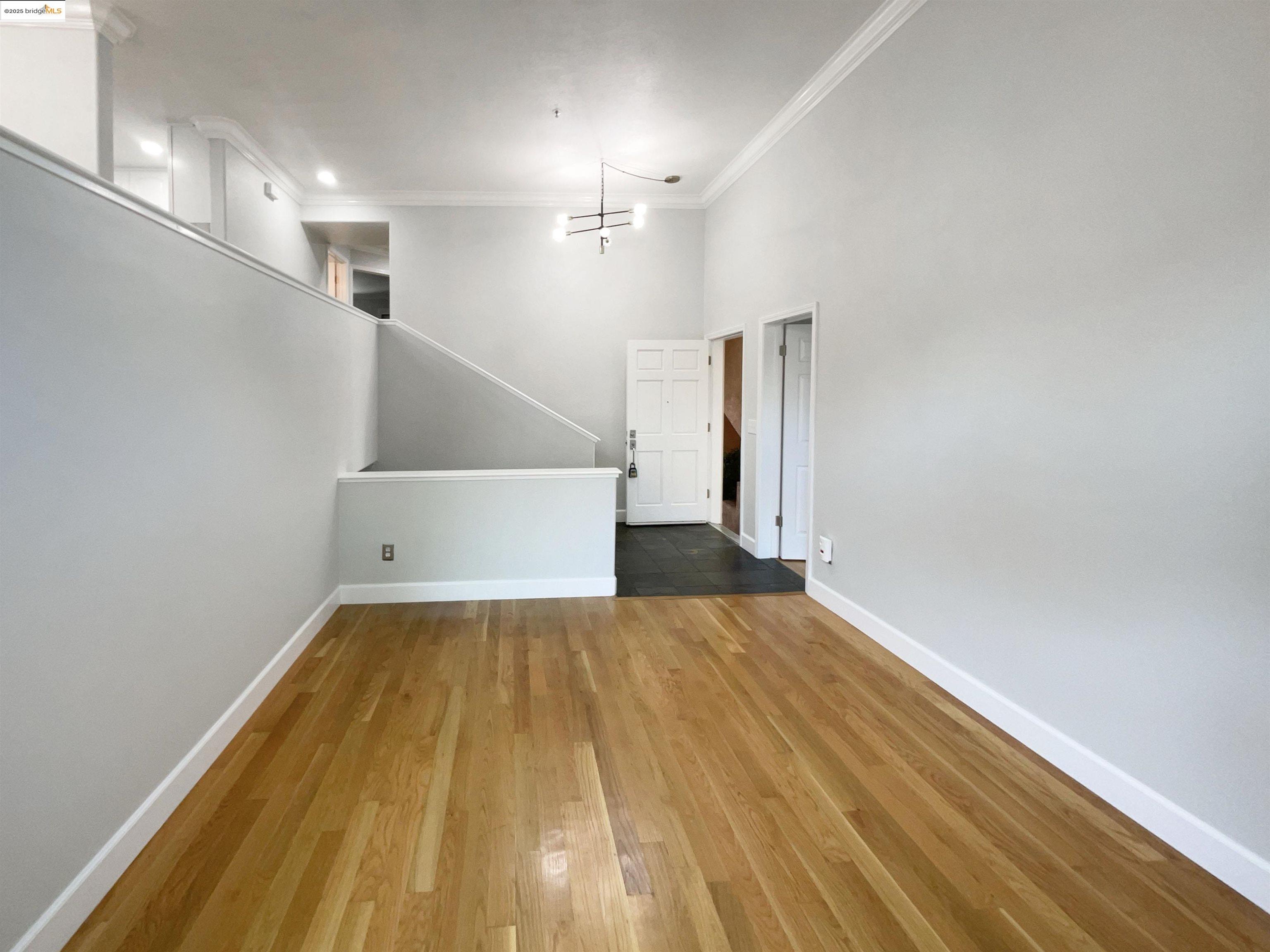 Detail Gallery Image 3 of 20 For 991 Asilomar Ter #1,  Sunnyvale,  CA 94086 - 3 Beds | 2 Baths
