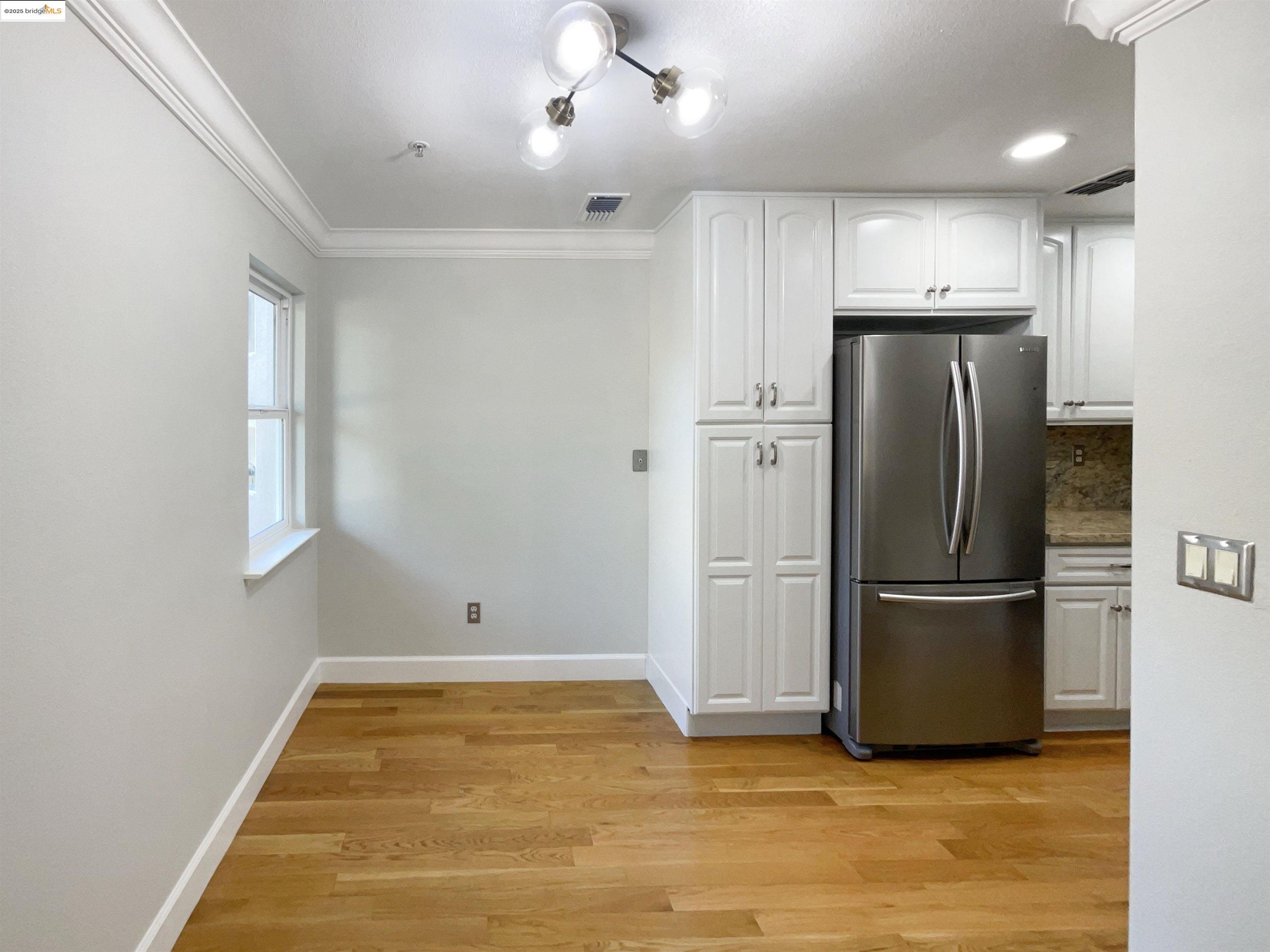 Detail Gallery Image 10 of 20 For 991 Asilomar Ter #1,  Sunnyvale,  CA 94086 - 3 Beds | 2 Baths