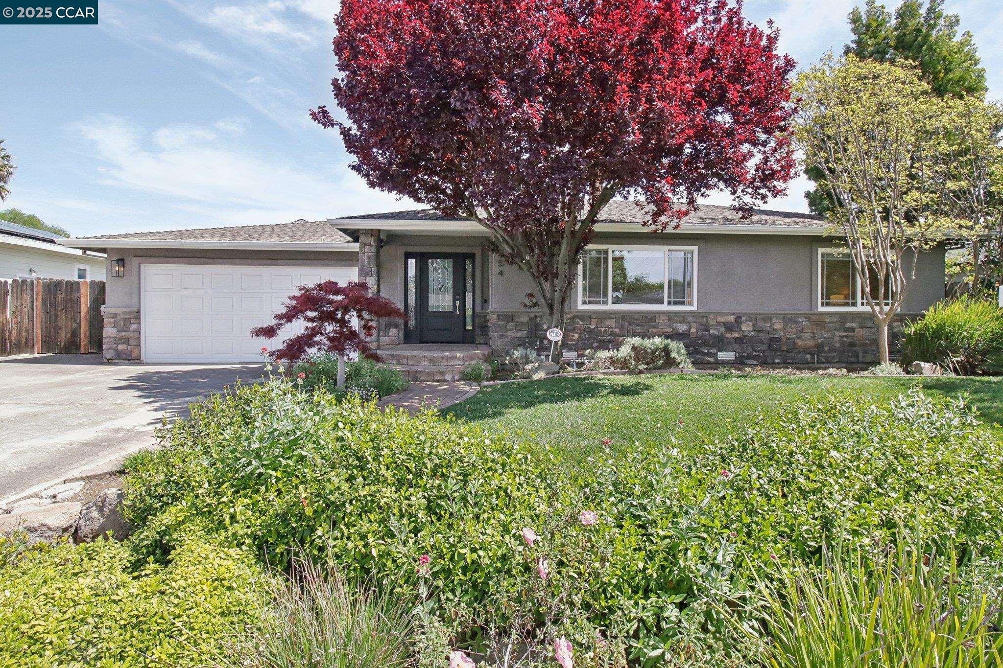 Detail Gallery Image 2 of 43 For 1254 Craig Dr, Concord,  CA 94518 - 3 Beds | 2/1 Baths