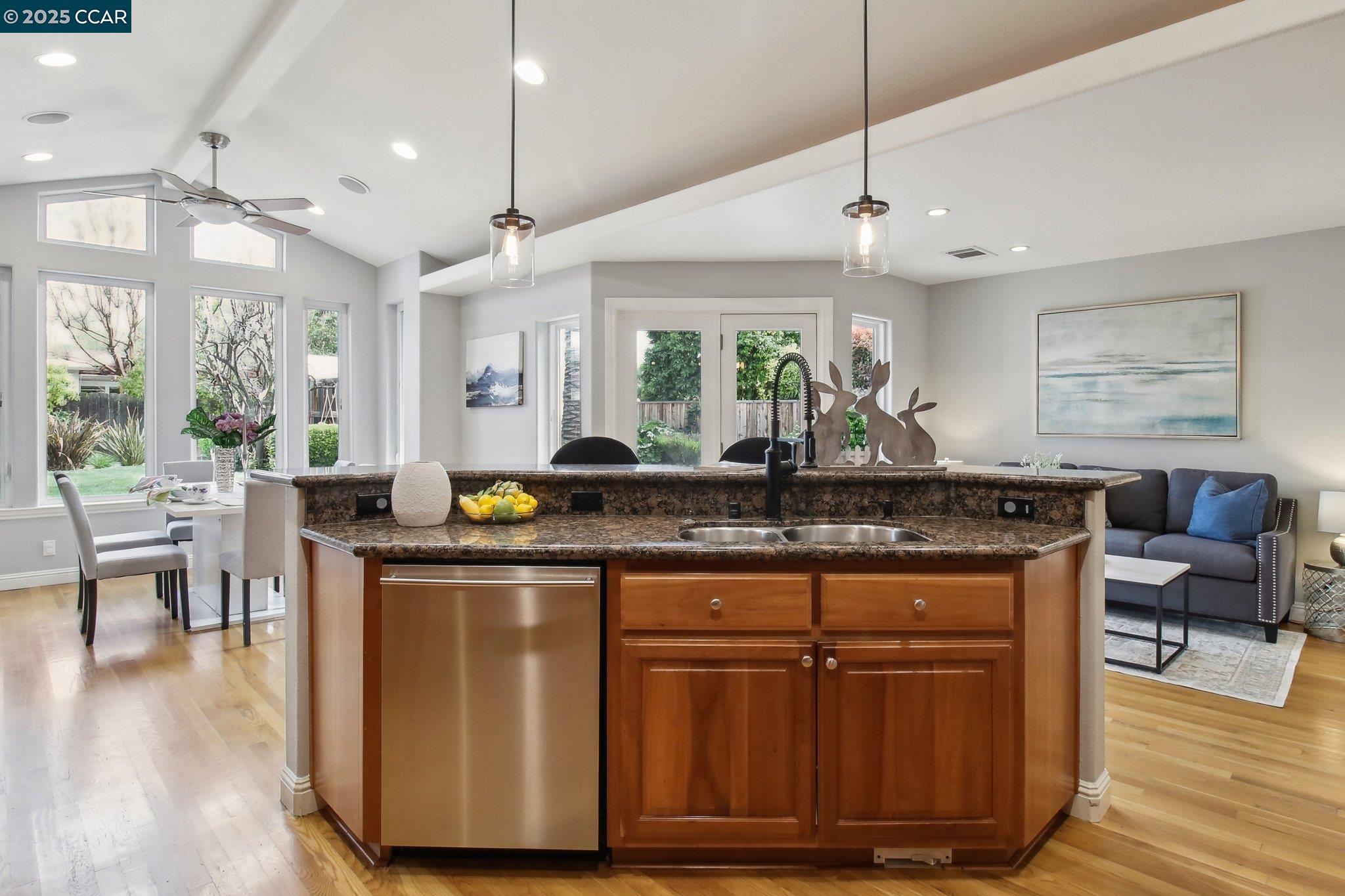 Detail Gallery Image 17 of 43 For 1254 Craig Dr, Concord,  CA 94518 - 3 Beds | 2/1 Baths