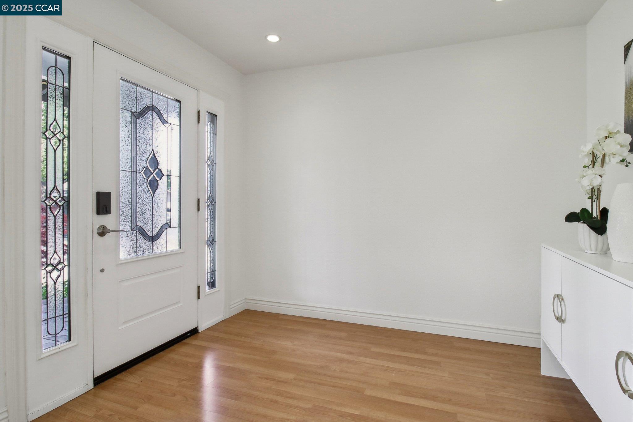 Detail Gallery Image 5 of 43 For 1254 Craig Dr, Concord,  CA 94518 - 3 Beds | 2/1 Baths