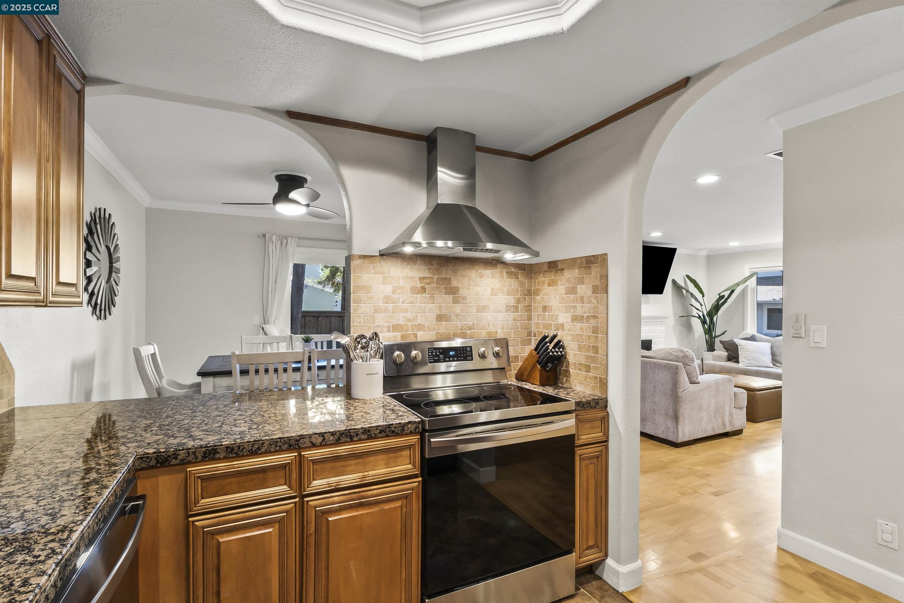 Photo #12: 41107079 Listing: Photo #12