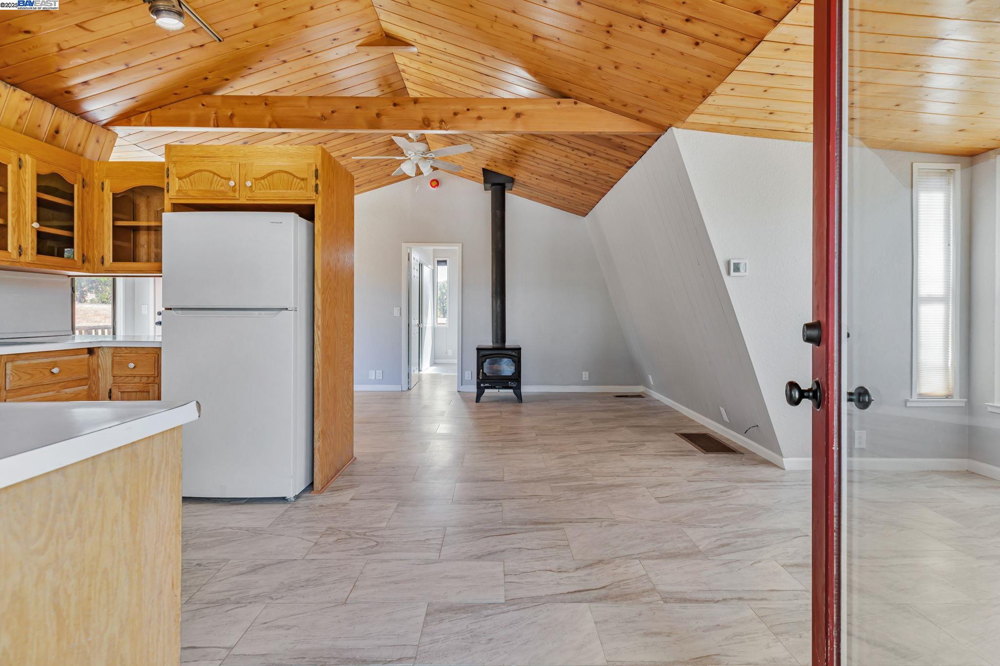 Detail Gallery Image 11 of 60 For 20104 Panoche Road, Paicines,  CA 95043 - 2 Beds | 2 Baths
