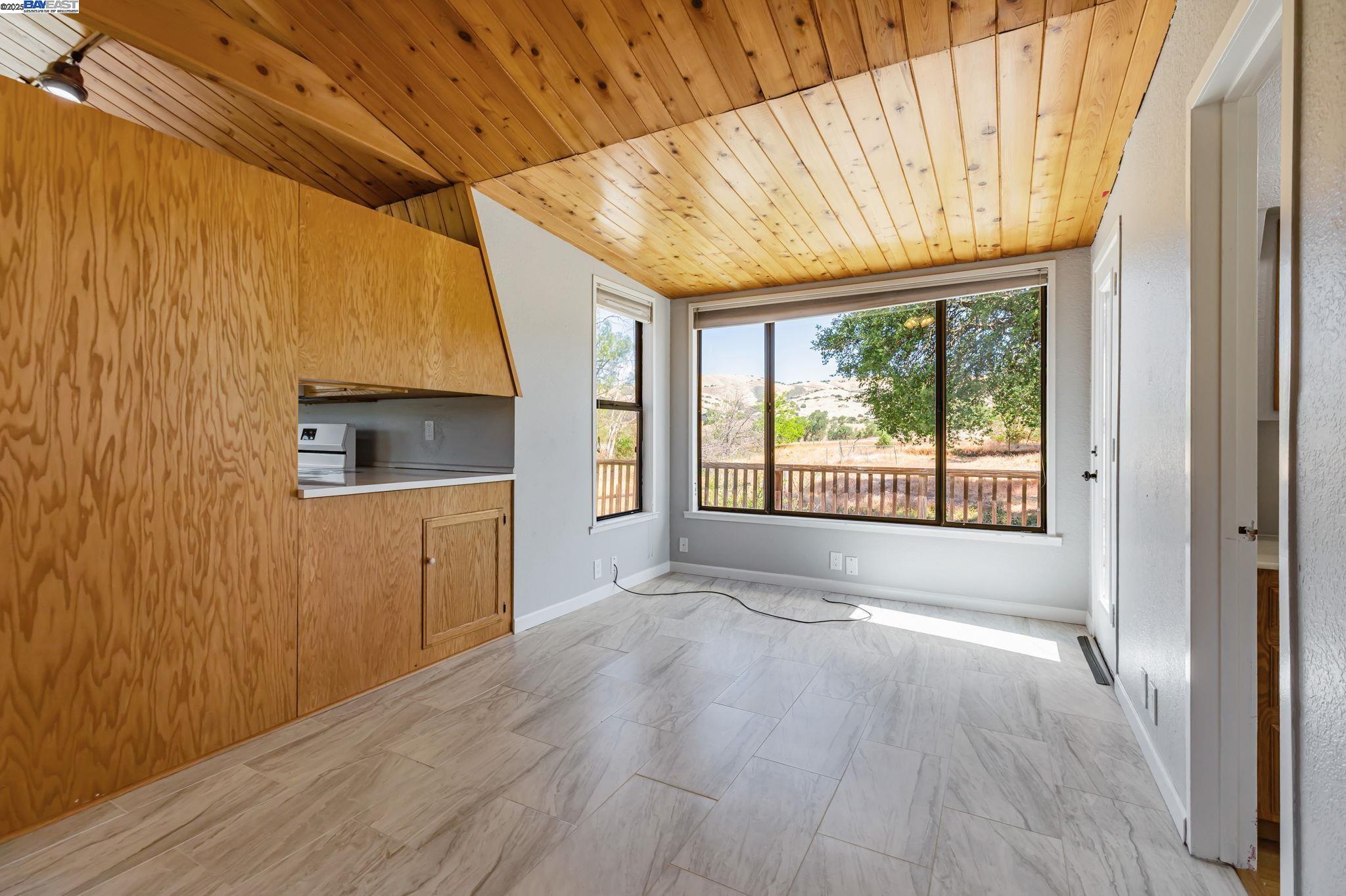 Detail Gallery Image 16 of 60 For 20104 Panoche Road, Paicines,  CA 95043 - 2 Beds | 2 Baths