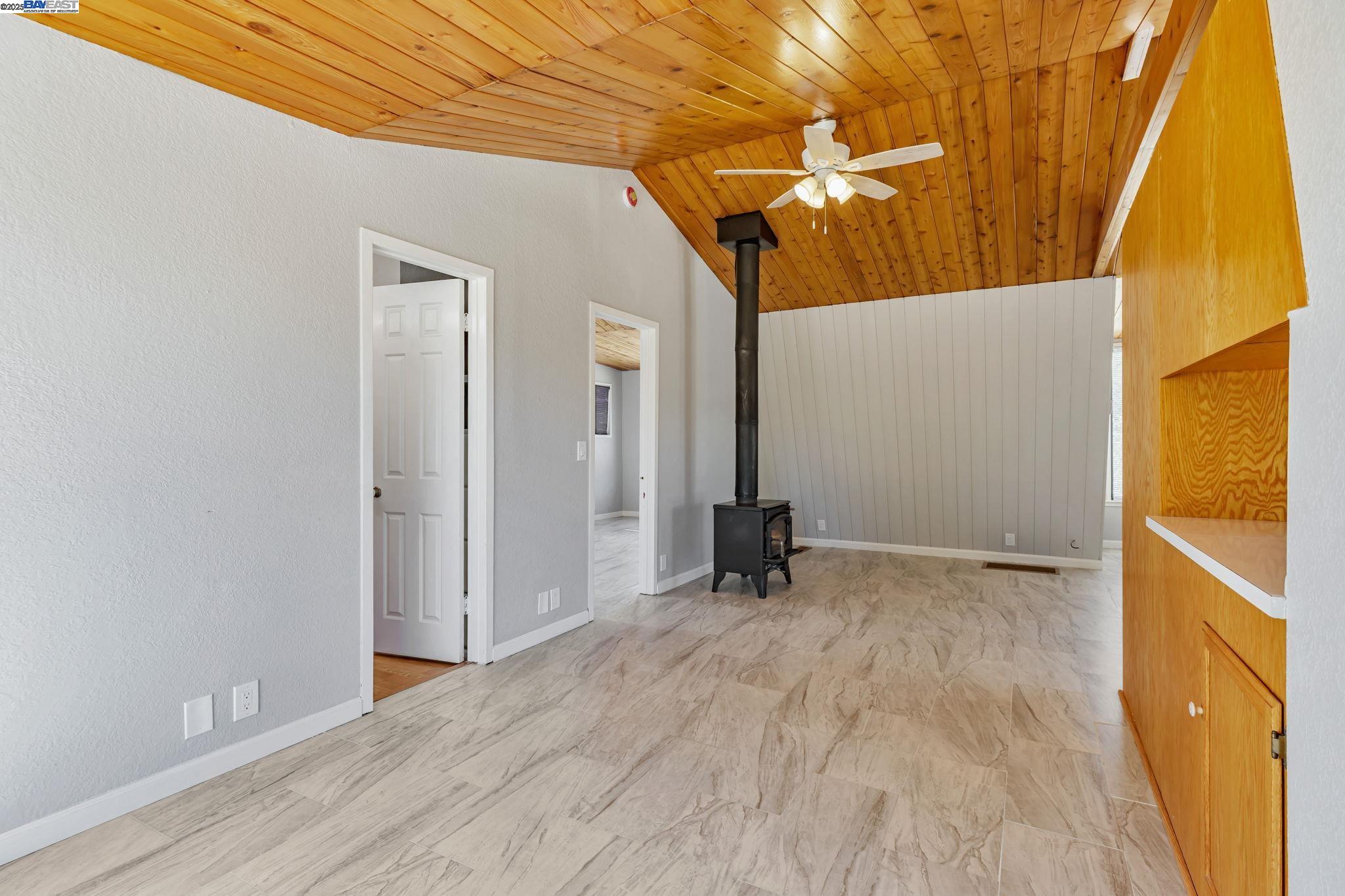 Detail Gallery Image 17 of 60 For 20104 Panoche Road, Paicines,  CA 95043 - 2 Beds | 2 Baths