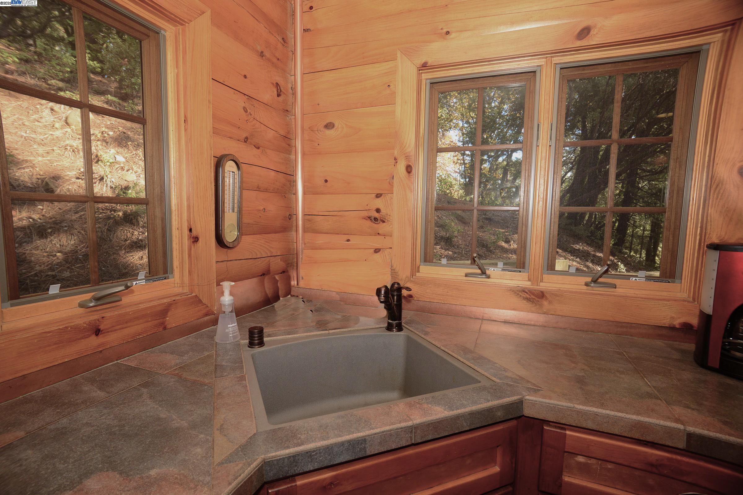 Detail Gallery Image 13 of 54 For 14068 Gas Canyon Rd, Nevada City,  CA 95959 - 3 Beds | 3 Baths