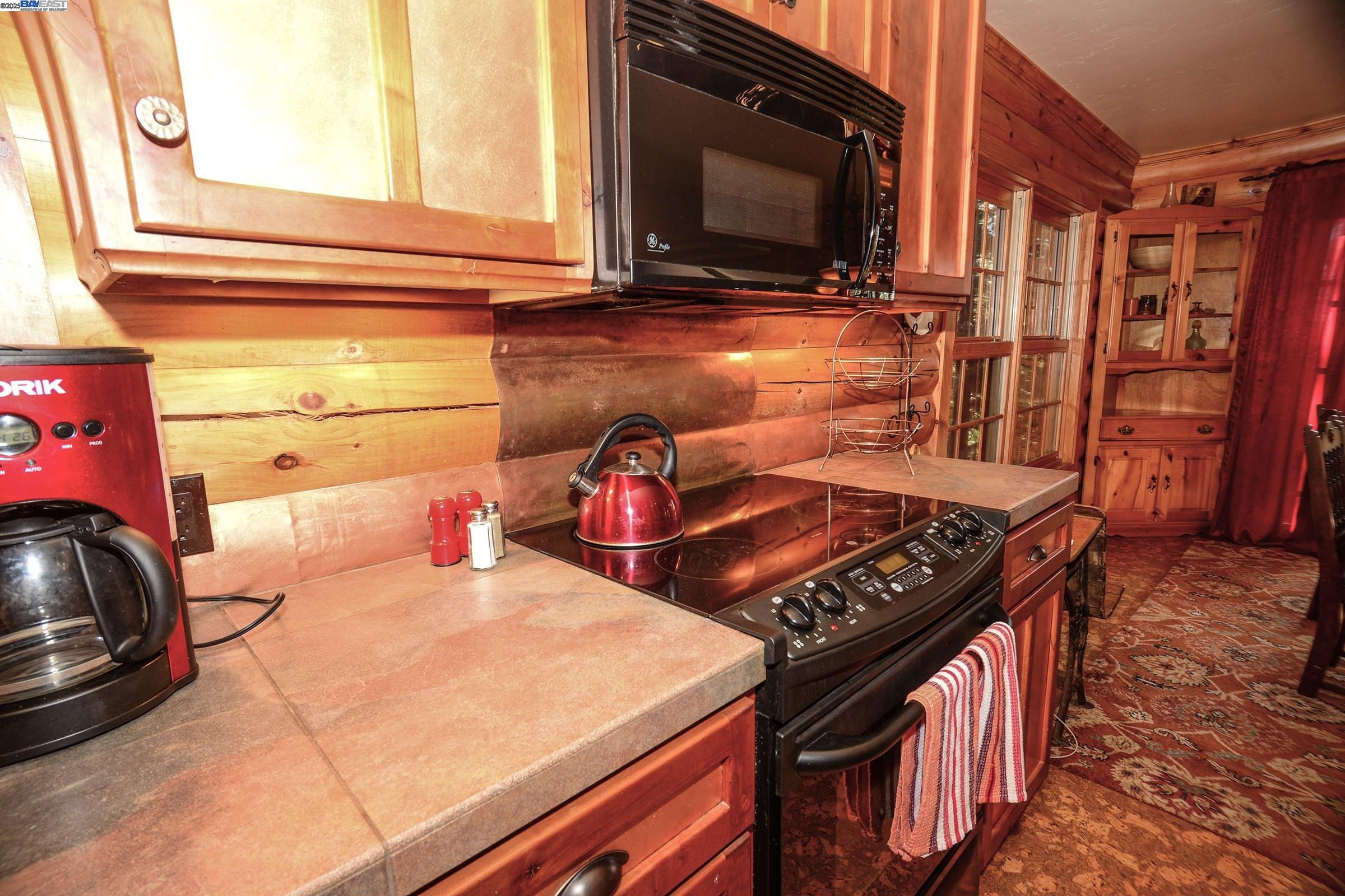 Detail Gallery Image 14 of 54 For 14068 Gas Canyon Rd, Nevada City,  CA 95959 - 3 Beds | 3 Baths