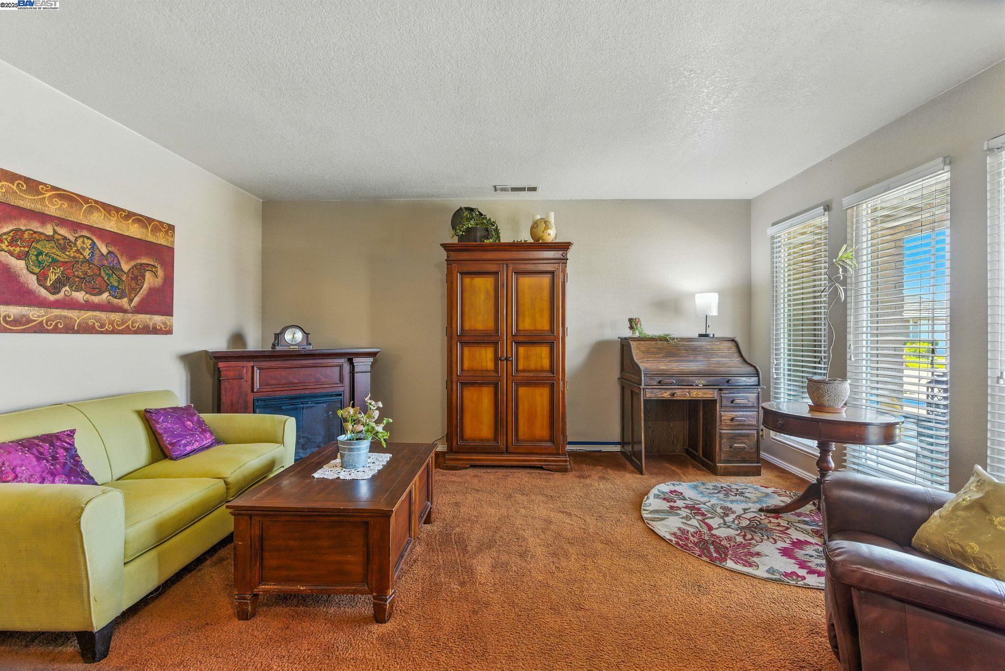Detail Gallery Image 5 of 43 For 6236 Choctaw Ct, Manteca,  CA 95336 - 4 Beds | 2 Baths