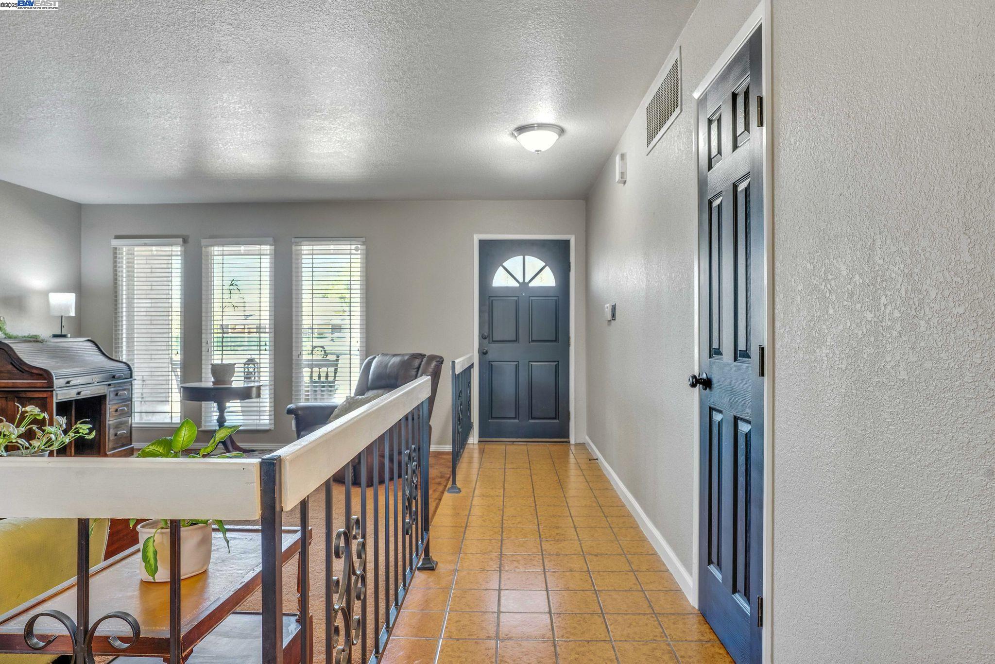 Detail Gallery Image 6 of 43 For 6236 Choctaw Ct, Manteca,  CA 95336 - 4 Beds | 2 Baths
