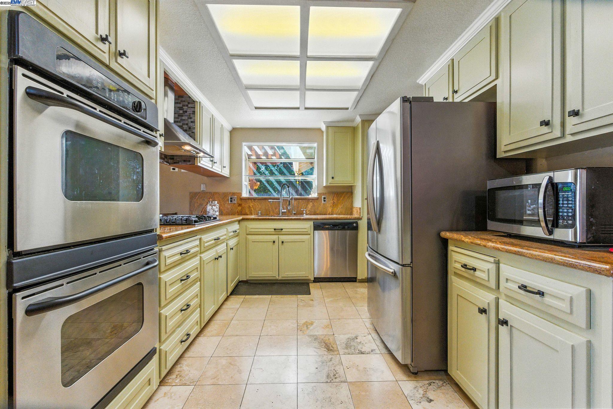 Detail Gallery Image 8 of 43 For 6236 Choctaw Ct, Manteca,  CA 95336 - 4 Beds | 2 Baths