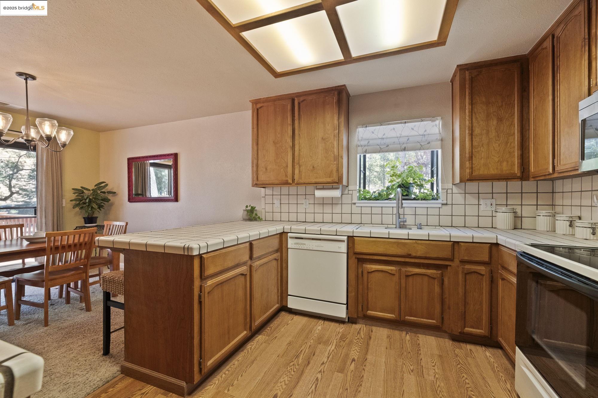 Detail Gallery Image 13 of 60 For 19555 Ferretti, Groveland,  CA 95321-9370 - 3 Beds | 2 Baths