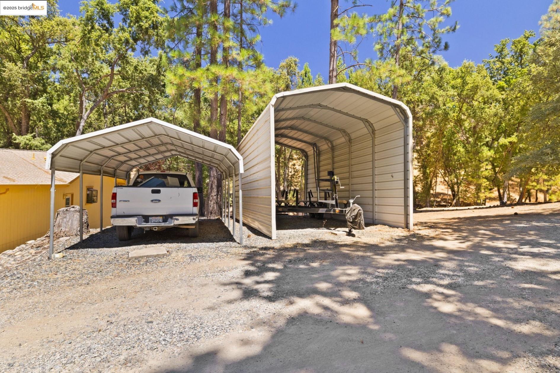 Detail Gallery Image 5 of 60 For 19555 Ferretti, Groveland,  CA 95321-9370 - 3 Beds | 2 Baths