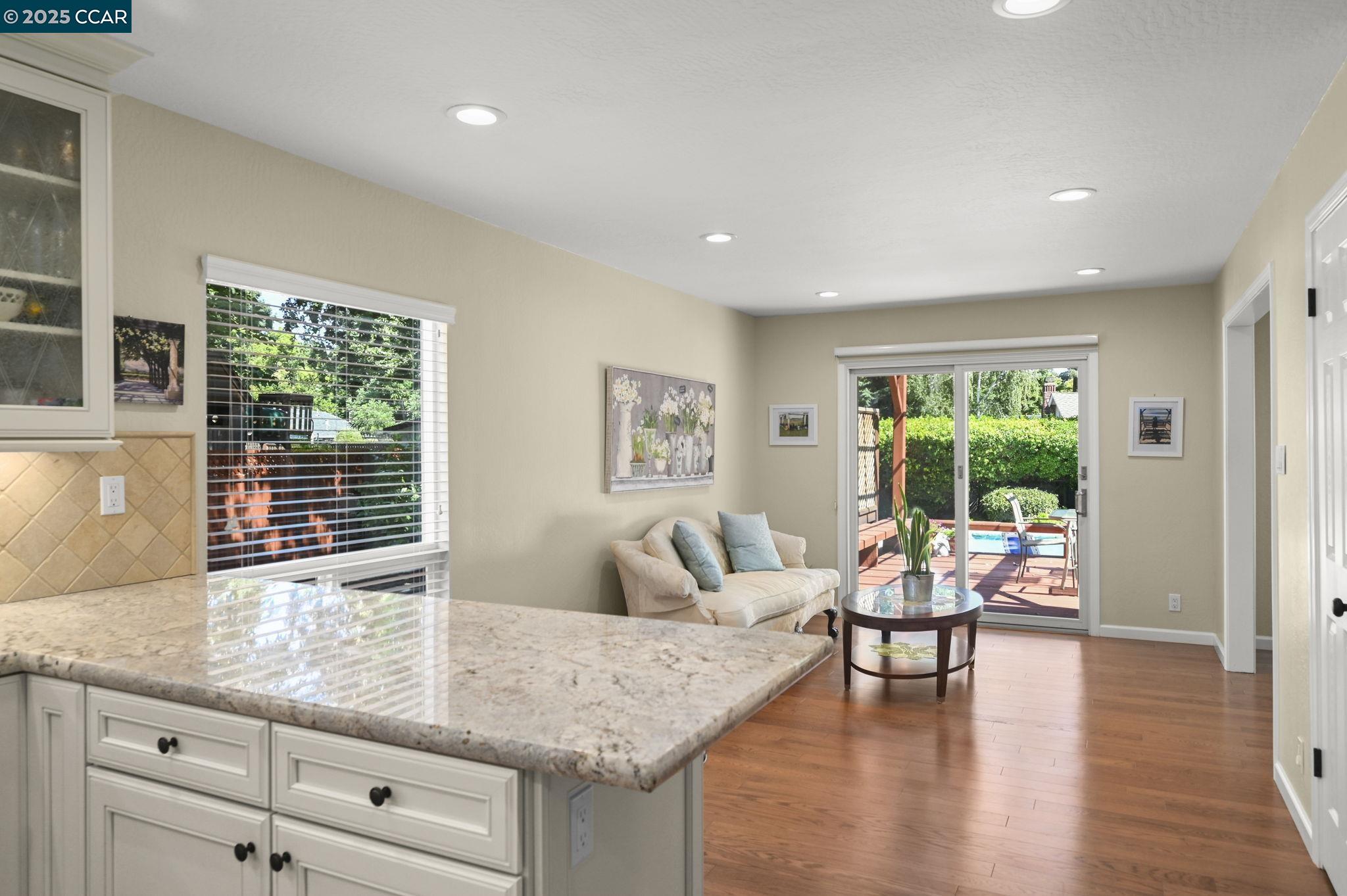 Detail Gallery Image 12 of 53 For 323 Laurel Dr, Danville,  CA 94526 - 4 Beds | 2/1 Baths