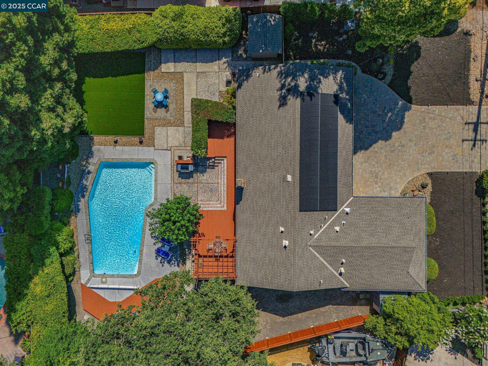 Detail Gallery Image 3 of 53 For 323 Laurel Dr, Danville,  CA 94526 - 4 Beds | 2/1 Baths
