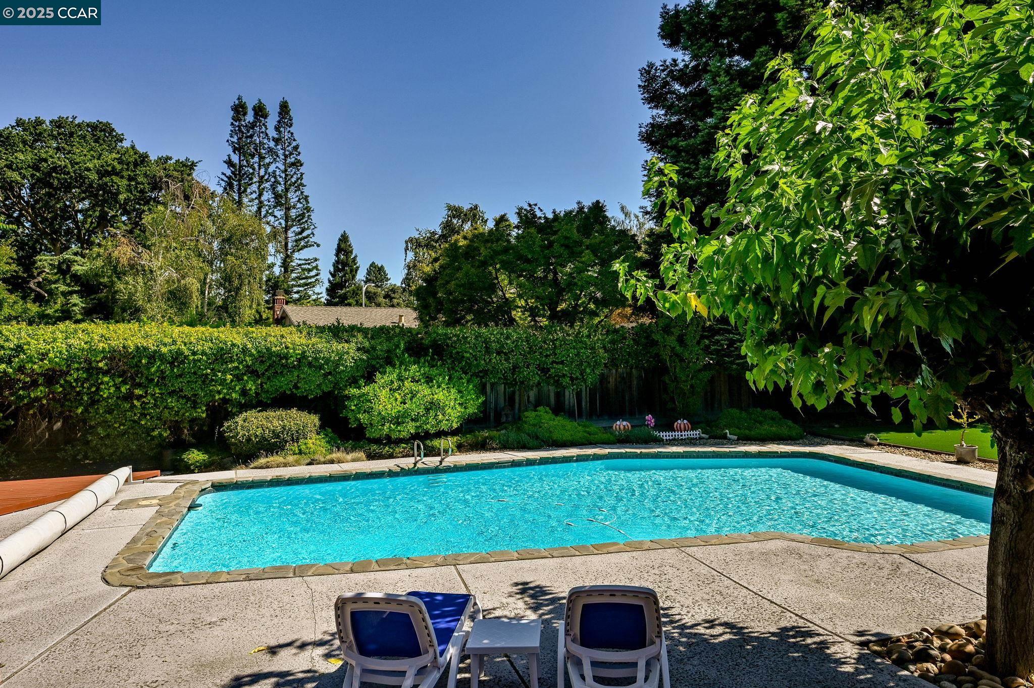 Detail Gallery Image 28 of 53 For 323 Laurel Dr, Danville,  CA 94526 - 4 Beds | 2/1 Baths