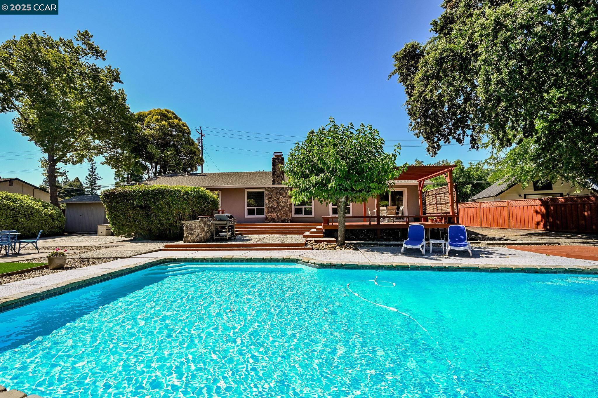Detail Gallery Image 30 of 53 For 323 Laurel Dr, Danville,  CA 94526 - 4 Beds | 2/1 Baths