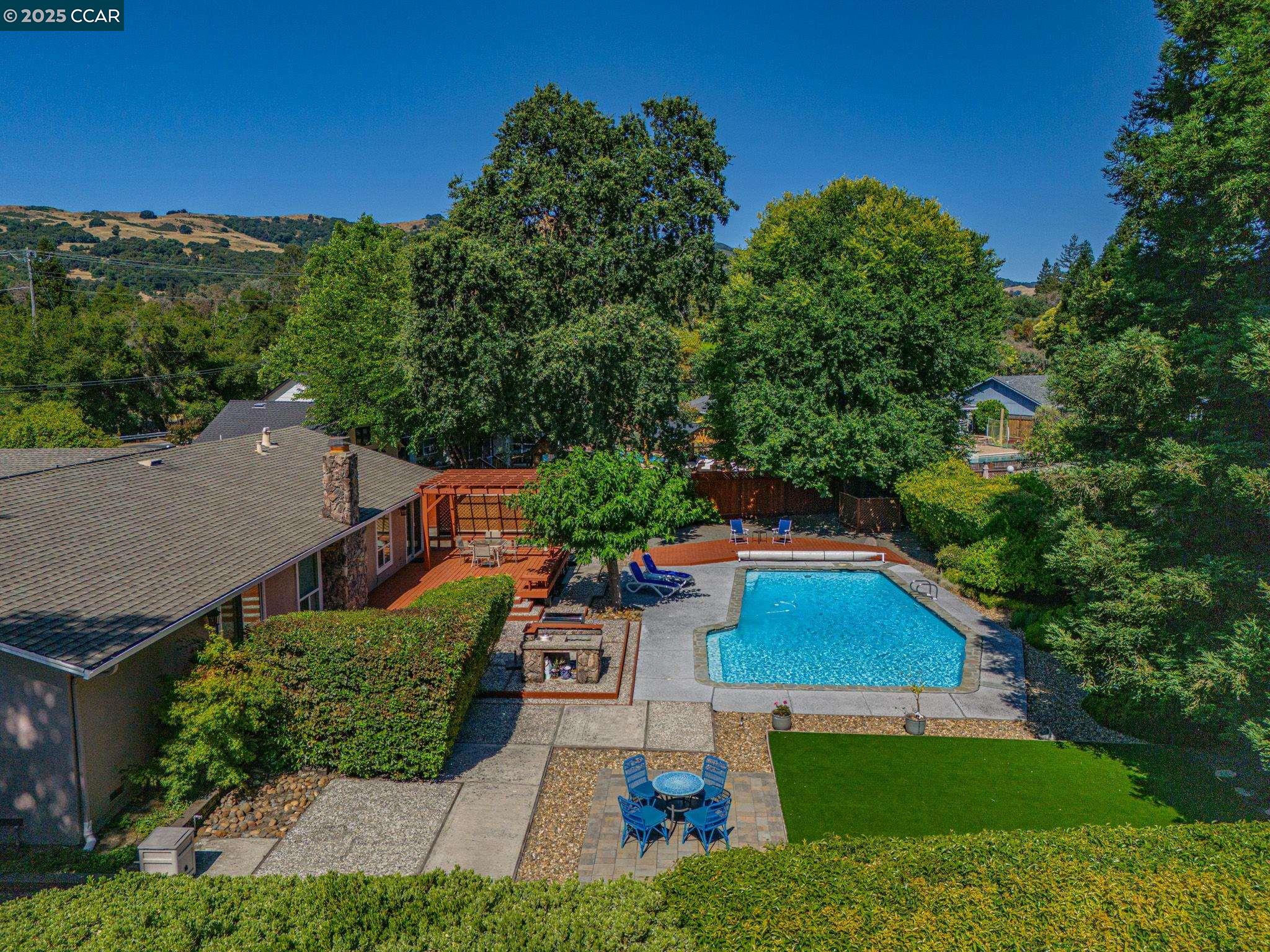 Detail Gallery Image 37 of 53 For 323 Laurel Dr, Danville,  CA 94526 - 4 Beds | 2/1 Baths
