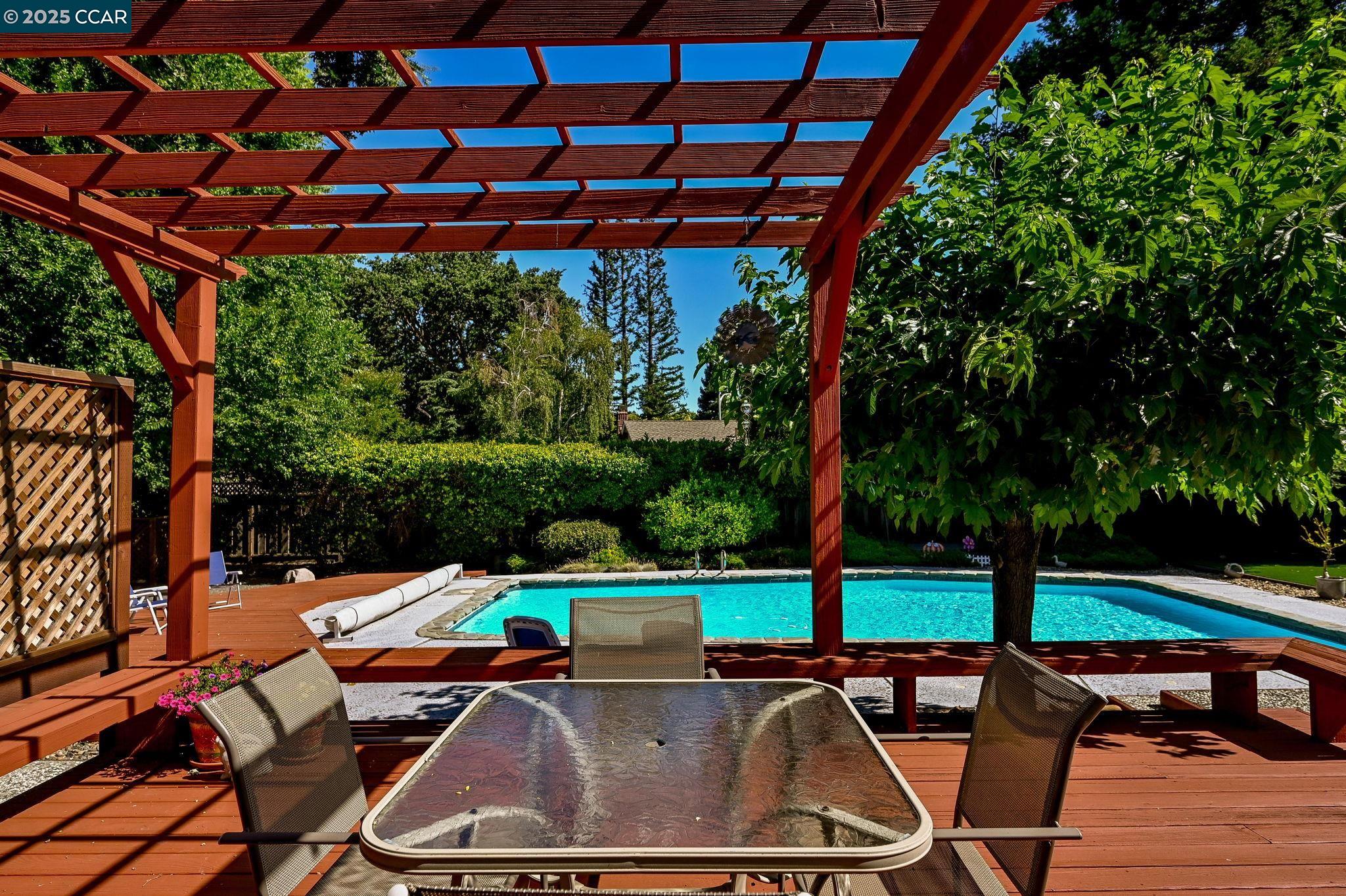 Detail Gallery Image 38 of 53 For 323 Laurel Dr, Danville,  CA 94526 - 4 Beds | 2/1 Baths