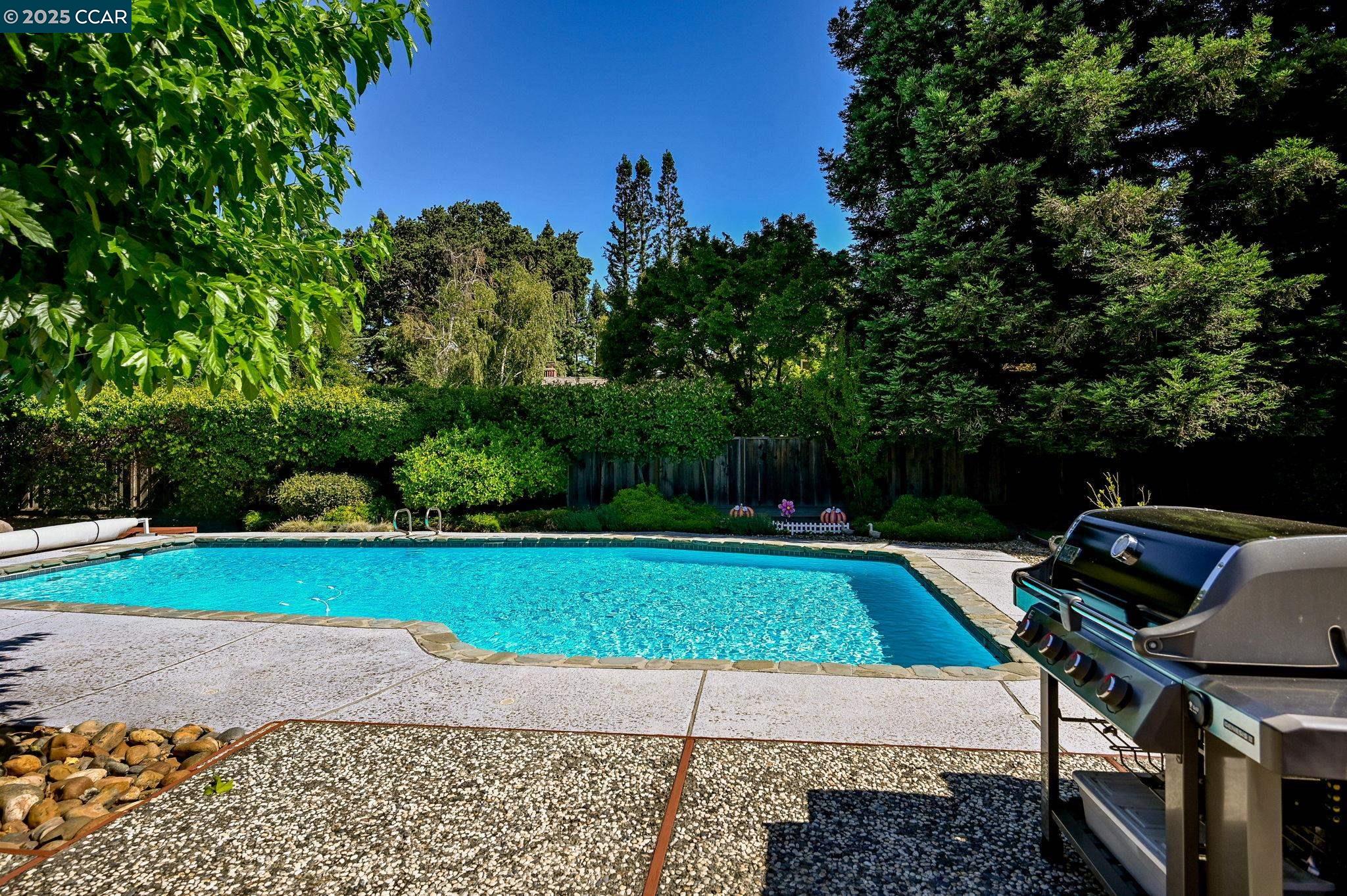 Detail Gallery Image 40 of 53 For 323 Laurel Dr, Danville,  CA 94526 - 4 Beds | 2/1 Baths