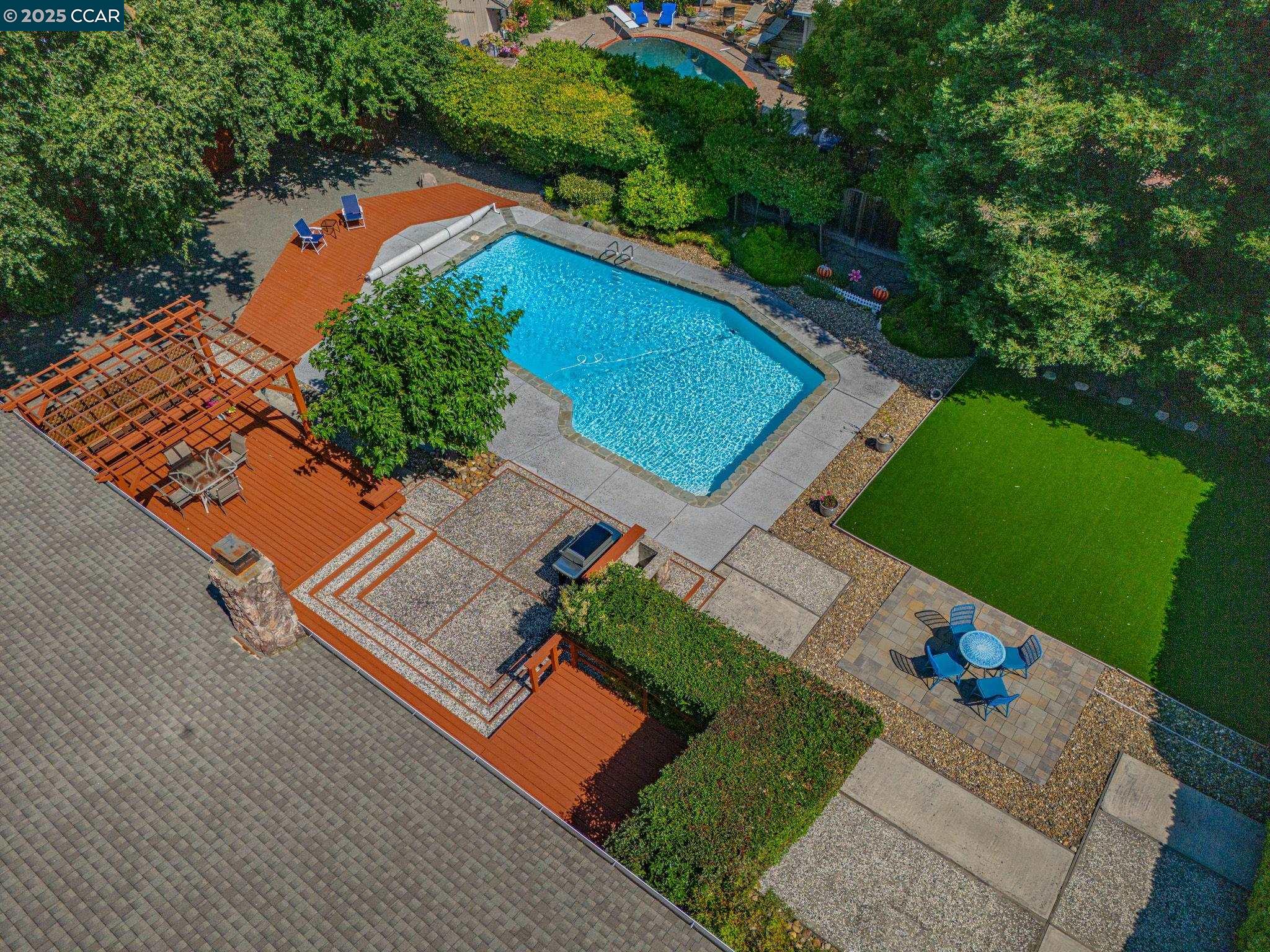 Detail Gallery Image 5 of 53 For 323 Laurel Dr, Danville,  CA 94526 - 4 Beds | 2/1 Baths