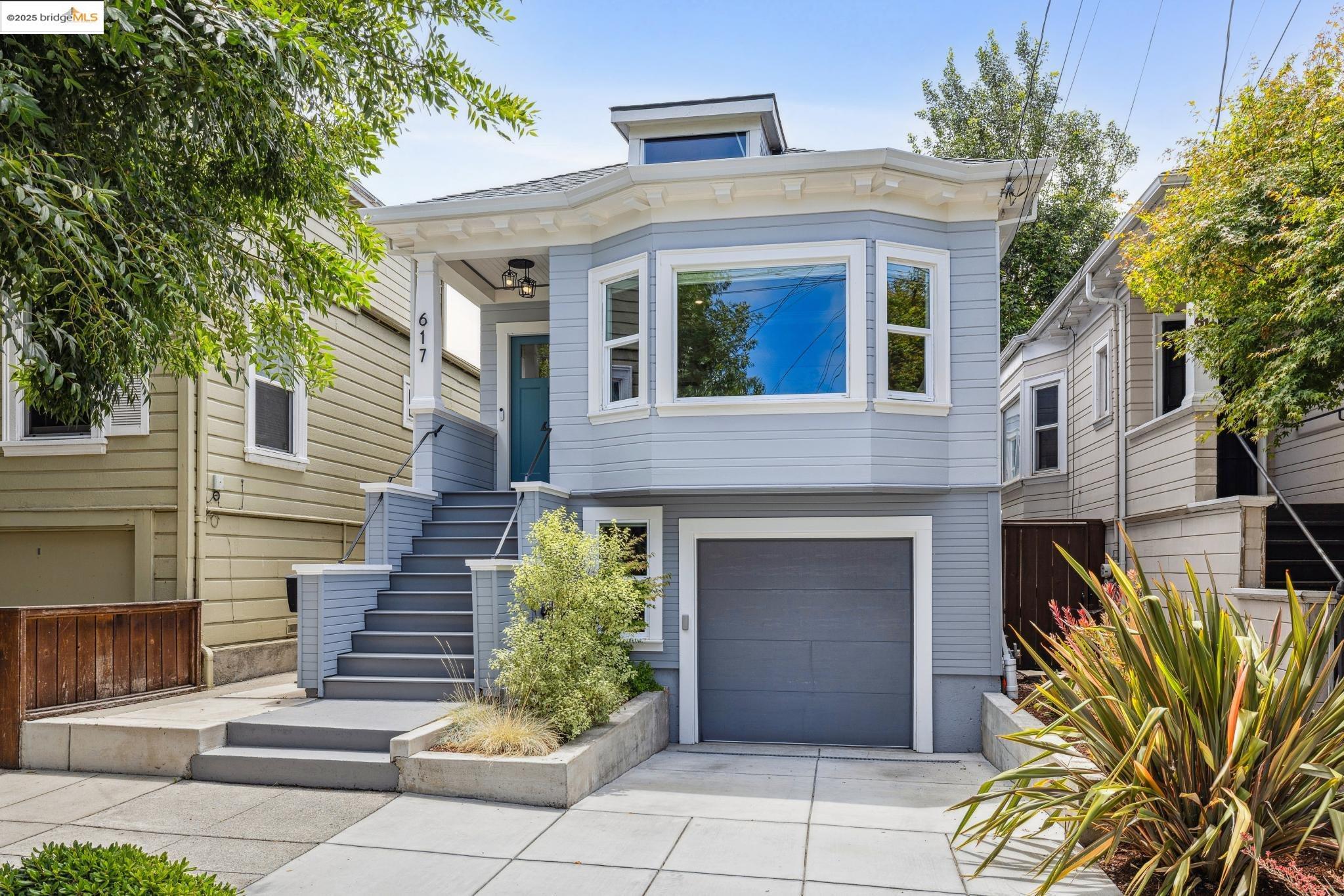 Detail Gallery Image 1 of 1 For 617 59th St, Oakland,  CA 94609 - 4 Beds | 3 Baths