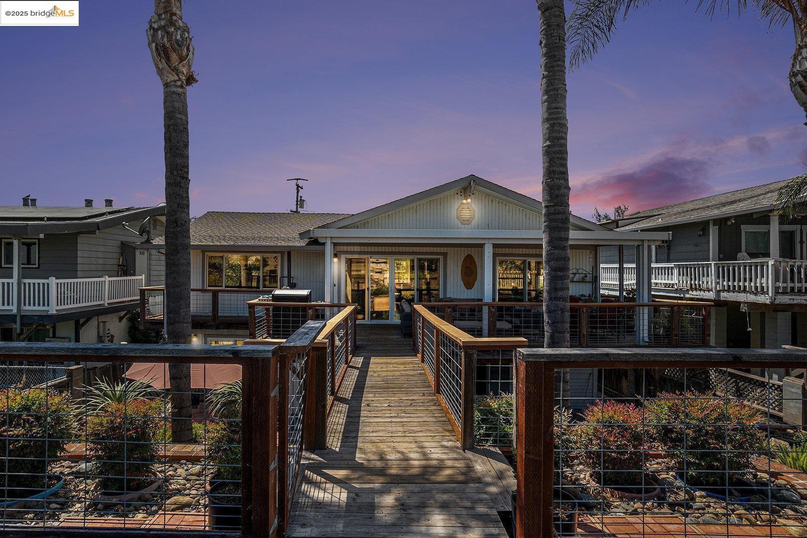 Detail Gallery Image 2 of 33 For 4384 Sandmound Blvd, Oakley,  CA 94561 - 4 Beds | 3 Baths