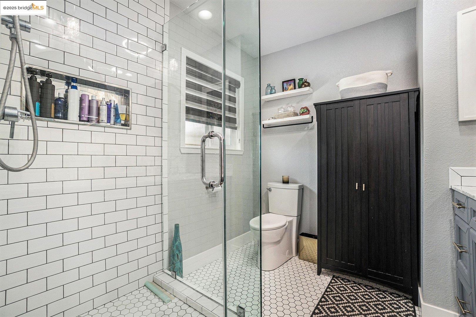 Detail Gallery Image 13 of 33 For 4384 Sandmound Blvd, Oakley,  CA 94561 - 4 Beds | 3 Baths