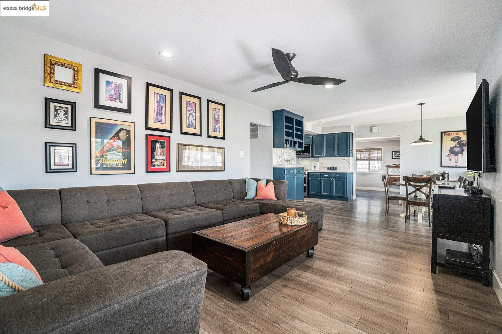 Detail Gallery Image 5 of 33 For 4384 Sandmound Blvd, Oakley,  CA 94561 - 4 Beds | 3 Baths