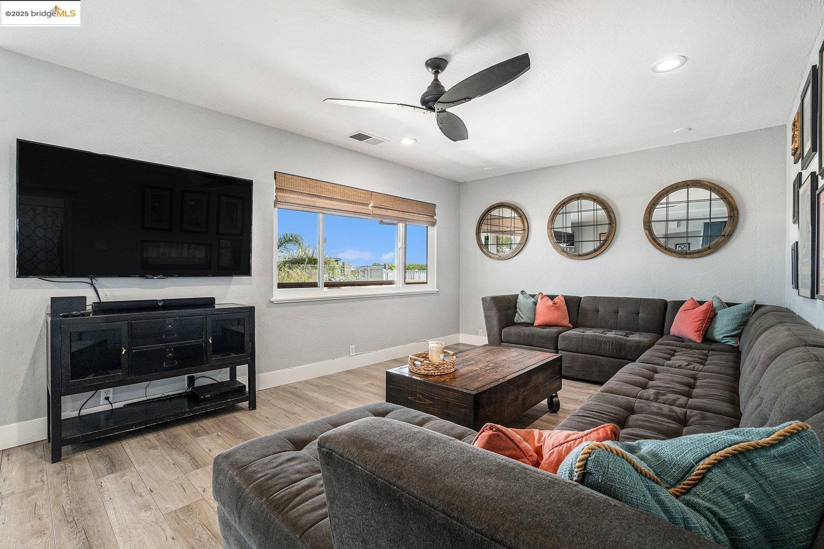 Detail Gallery Image 6 of 33 For 4384 Sandmound Blvd, Oakley,  CA 94561 - 4 Beds | 3 Baths