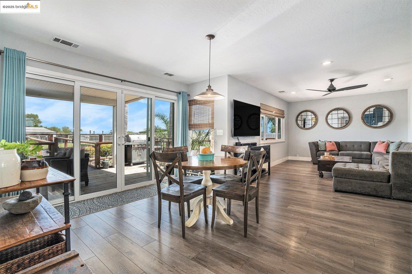 Detail Gallery Image 7 of 33 For 4384 Sandmound Blvd, Oakley,  CA 94561 - 4 Beds | 3 Baths