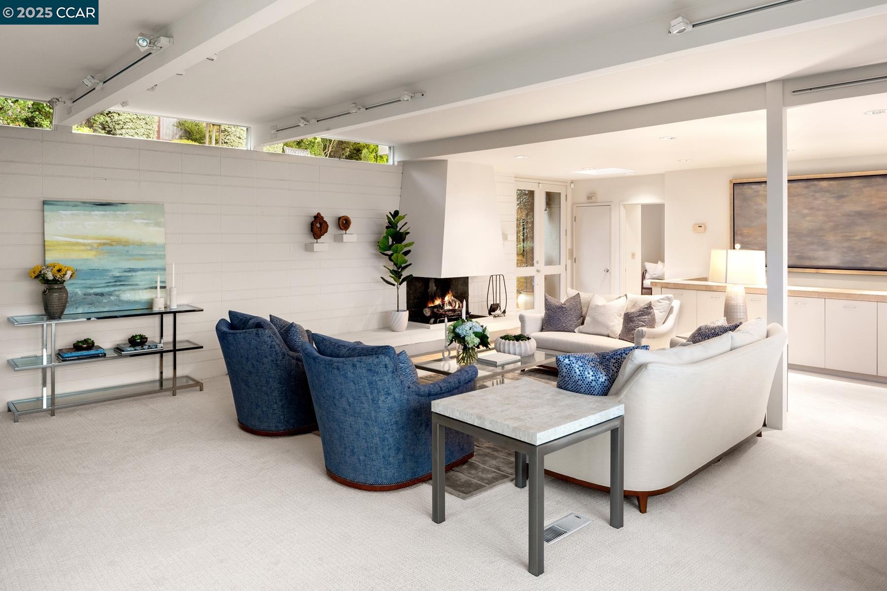 Detail Gallery Image 3 of 34 For 5474 La Salle Ave, Oakland,  CA 94611 - 3 Beds | 2/1 Baths