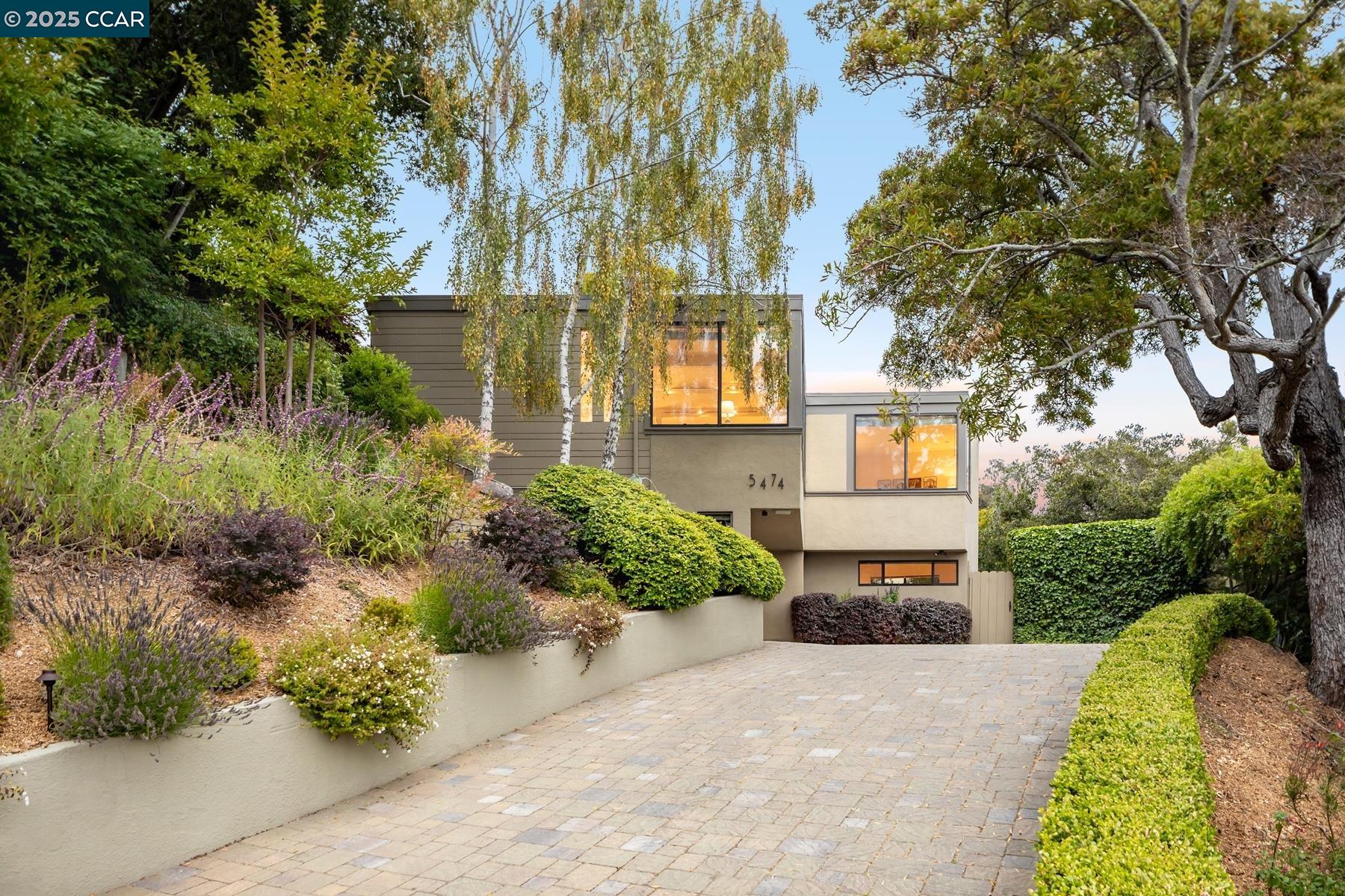 Detail Gallery Image 22 of 34 For 5474 La Salle Ave, Oakland,  CA 94611 - 3 Beds | 2/1 Baths