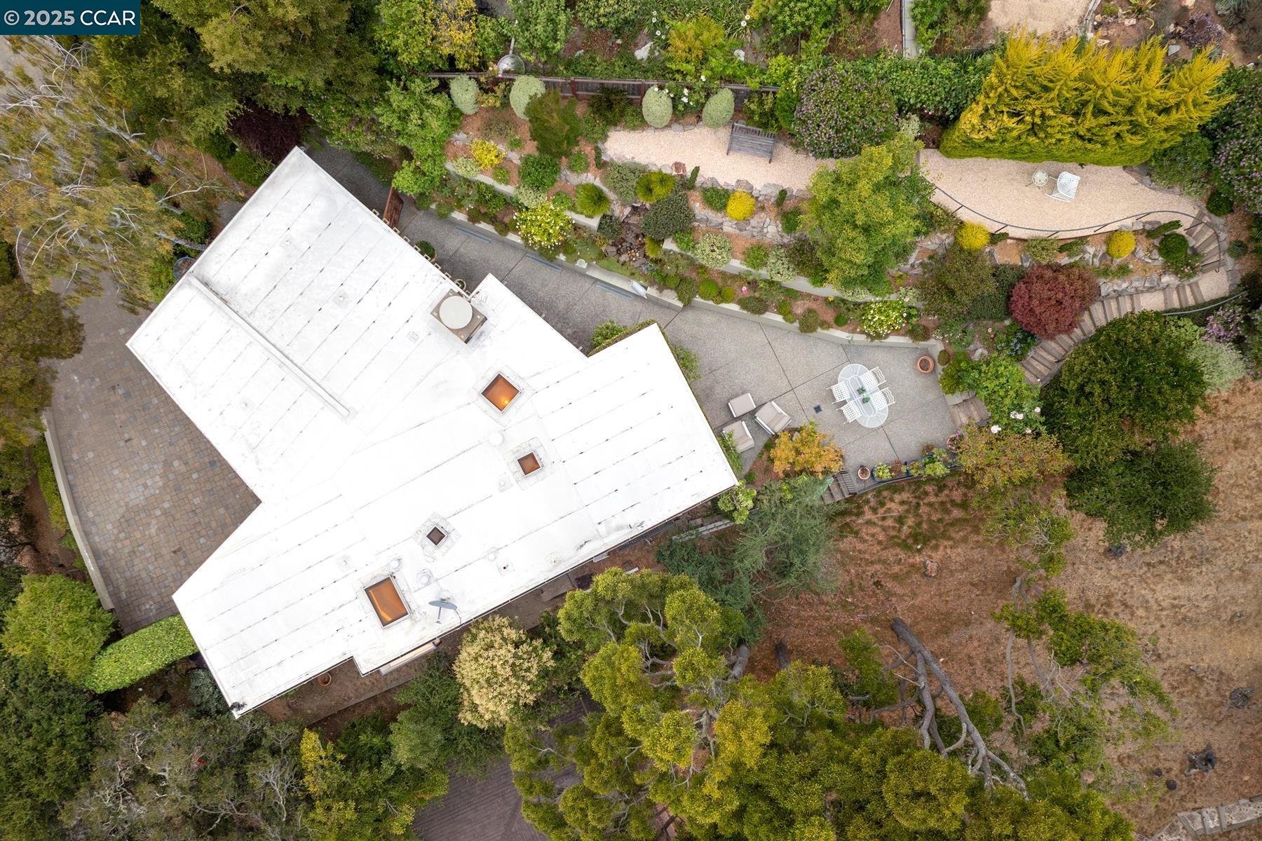 Detail Gallery Image 34 of 34 For 5474 La Salle Ave, Oakland,  CA 94611 - 3 Beds | 2/1 Baths