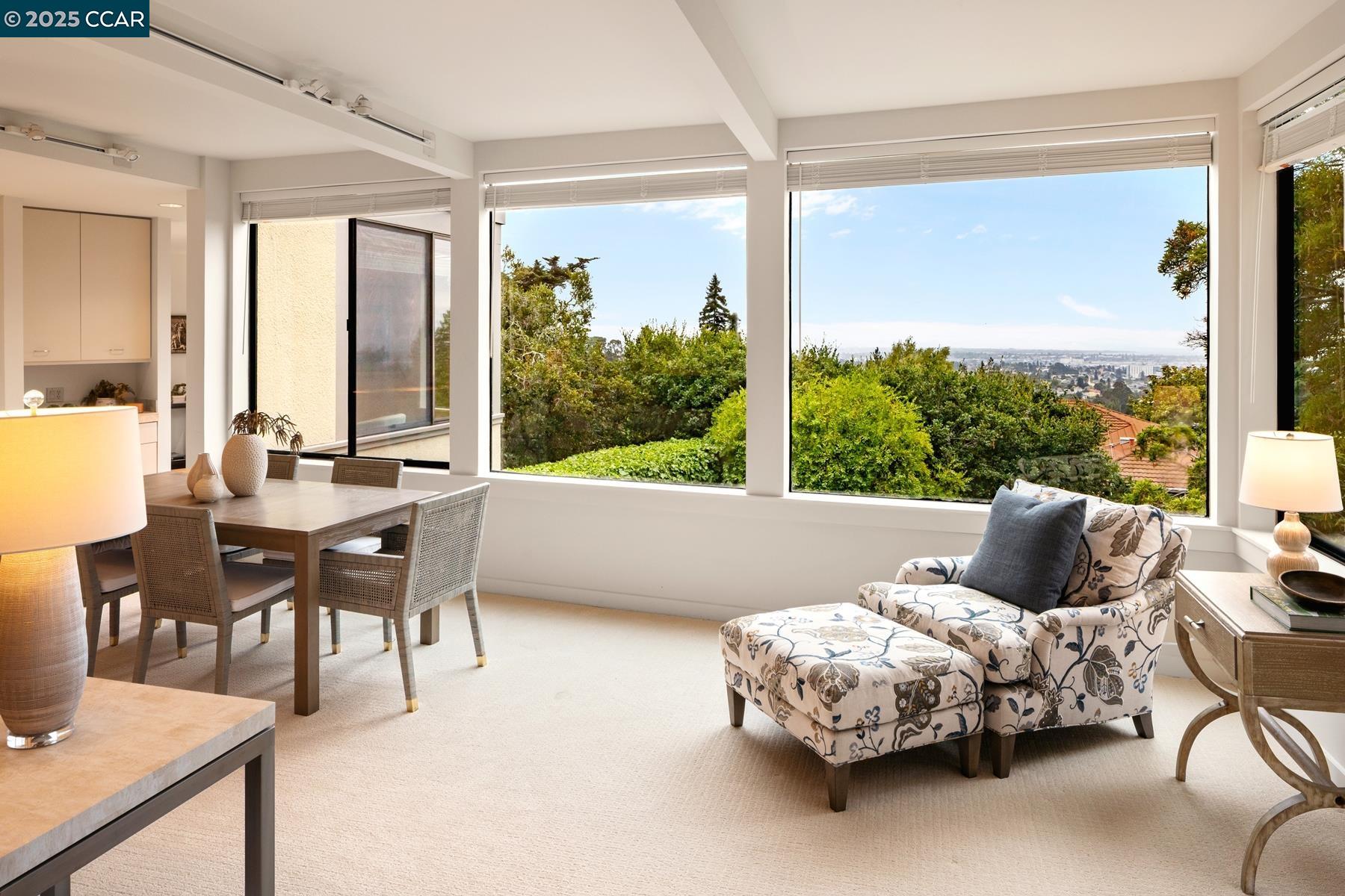 Detail Gallery Image 6 of 34 For 5474 La Salle Ave, Oakland,  CA 94611 - 3 Beds | 2/1 Baths