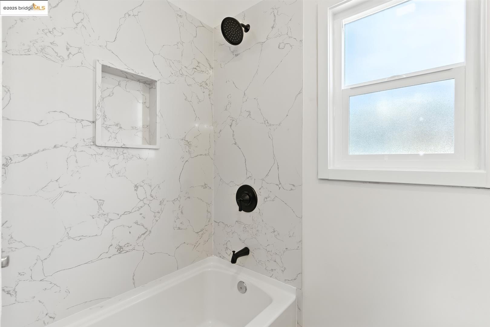 Detail Gallery Image 14 of 17 For 6124 Santa Cruz Ave, Richmond,  CA 94804 - 2 Beds | 1 Baths