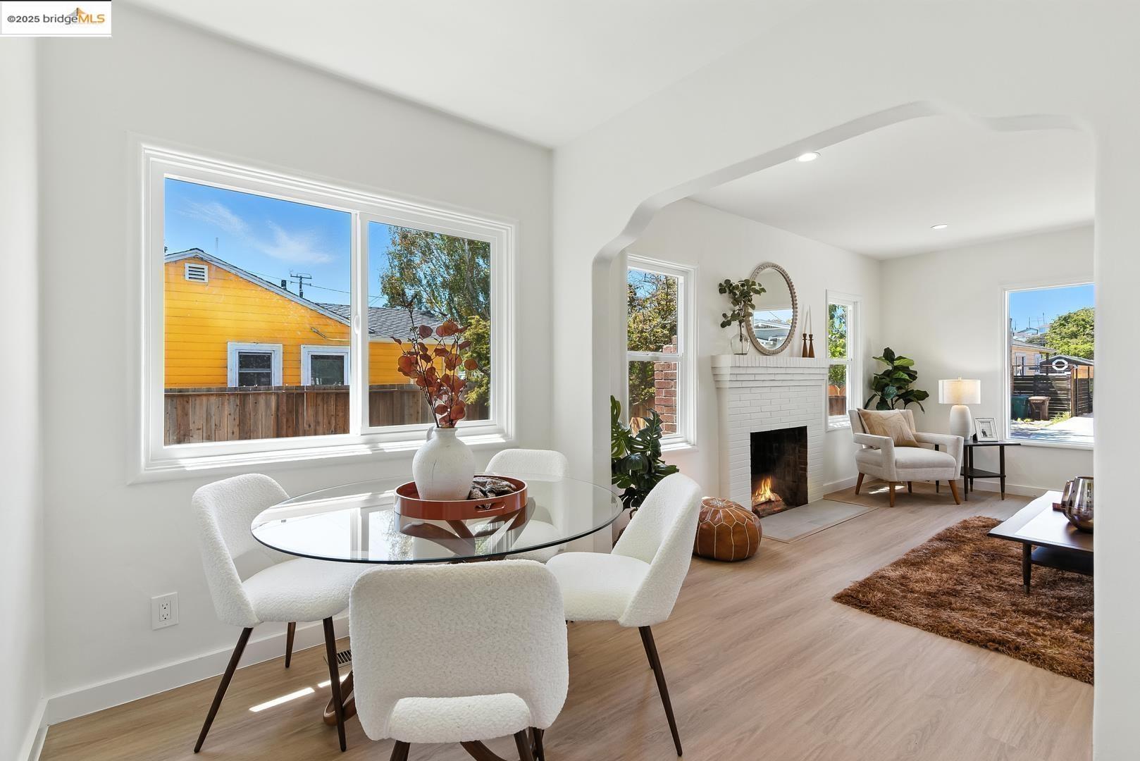 Detail Gallery Image 6 of 17 For 6124 Santa Cruz Ave, Richmond,  CA 94804 - 2 Beds | 1 Baths