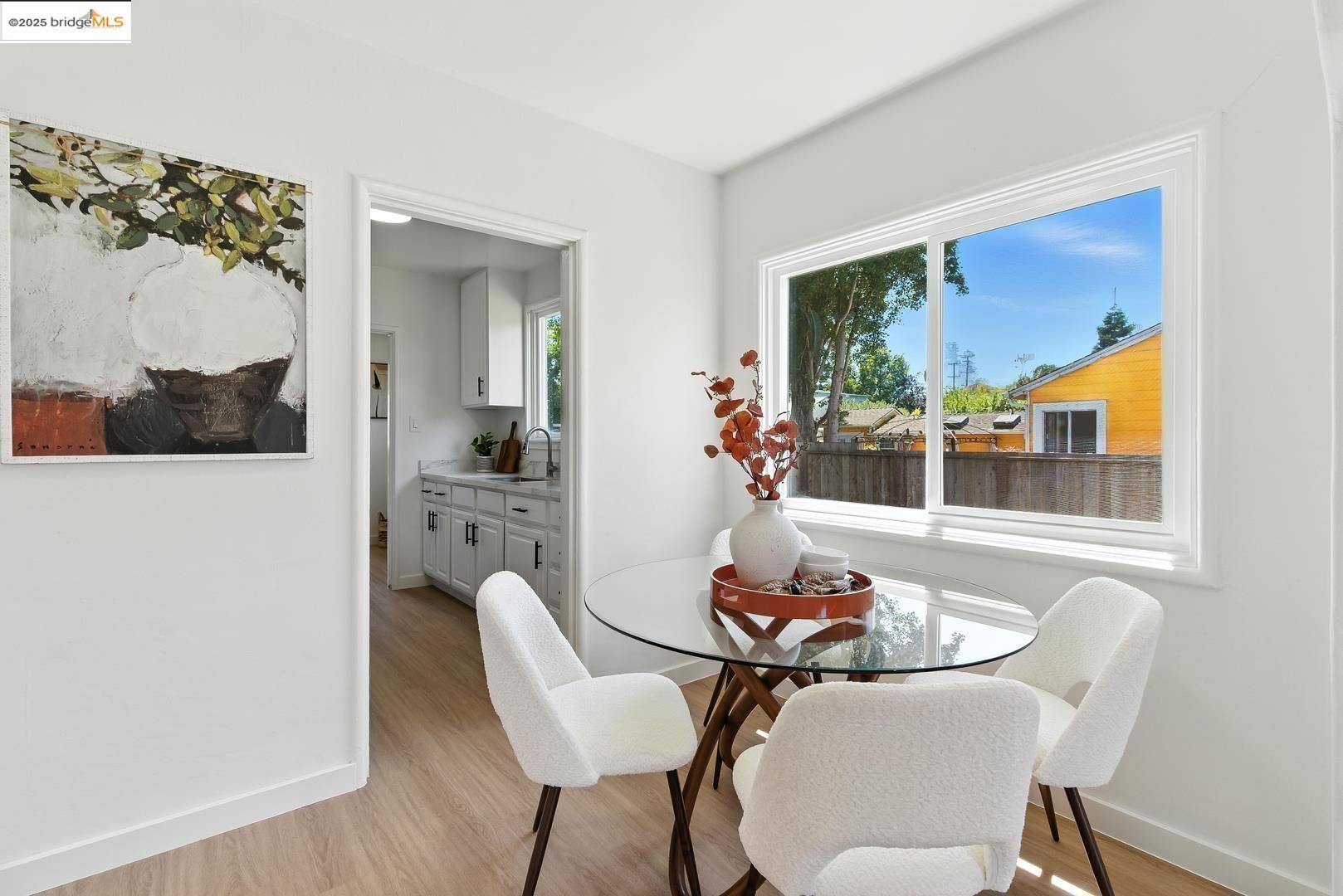 Detail Gallery Image 7 of 17 For 6124 Santa Cruz Ave, Richmond,  CA 94804 - 2 Beds | 1 Baths