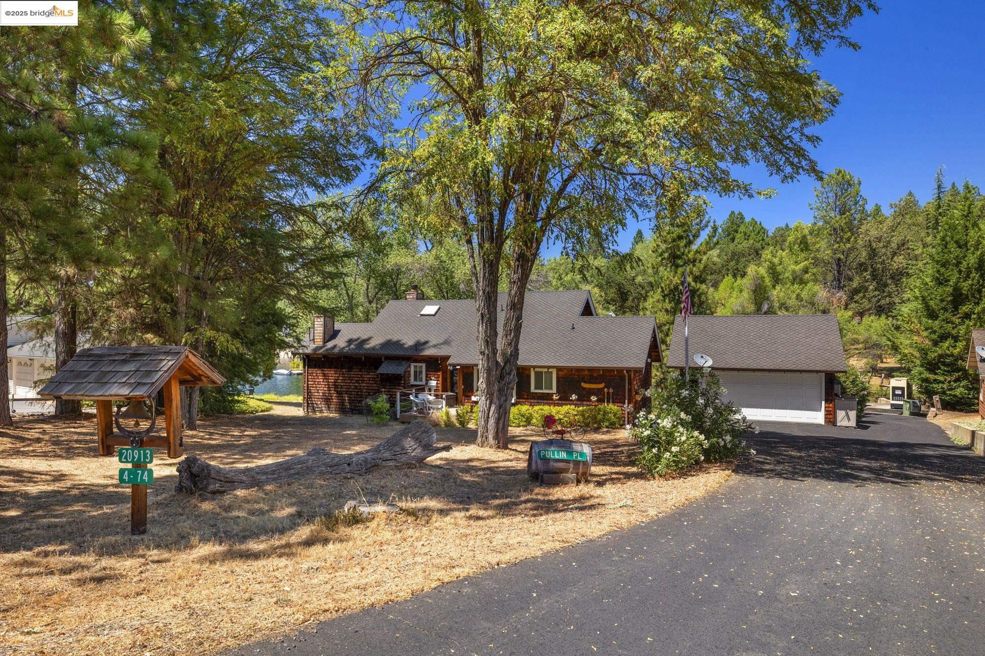 Detail Gallery Image 3 of 60 For 20913 Big Foot Ct, Groveland,  CA 95321-9315 - 3 Beds | 2 Baths