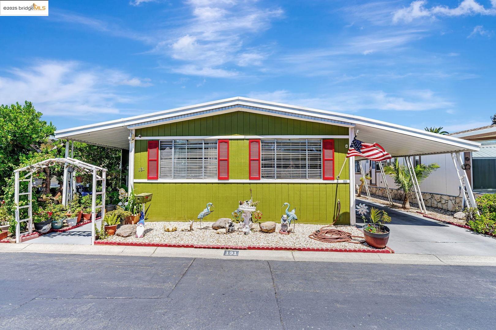 Detail Gallery Image 1 of 39 For 131 Paulette Way, Antioch,  CA 94509 - 4 Beds | 2 Baths