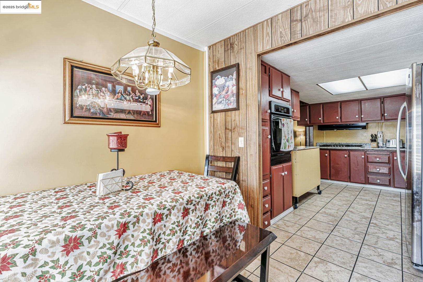 Detail Gallery Image 13 of 39 For 131 Paulette Way, Antioch,  CA 94509 - 4 Beds | 2 Baths