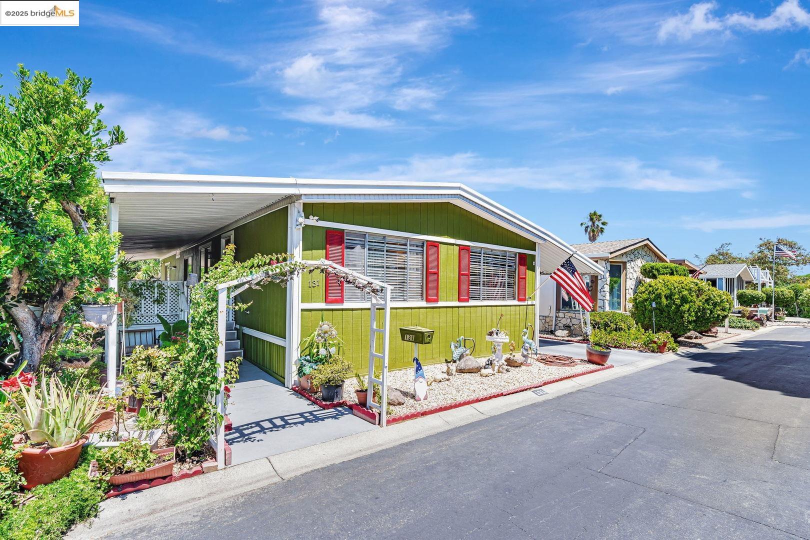 Detail Gallery Image 3 of 39 For 131 Paulette Way, Antioch,  CA 94509 - 4 Beds | 2 Baths