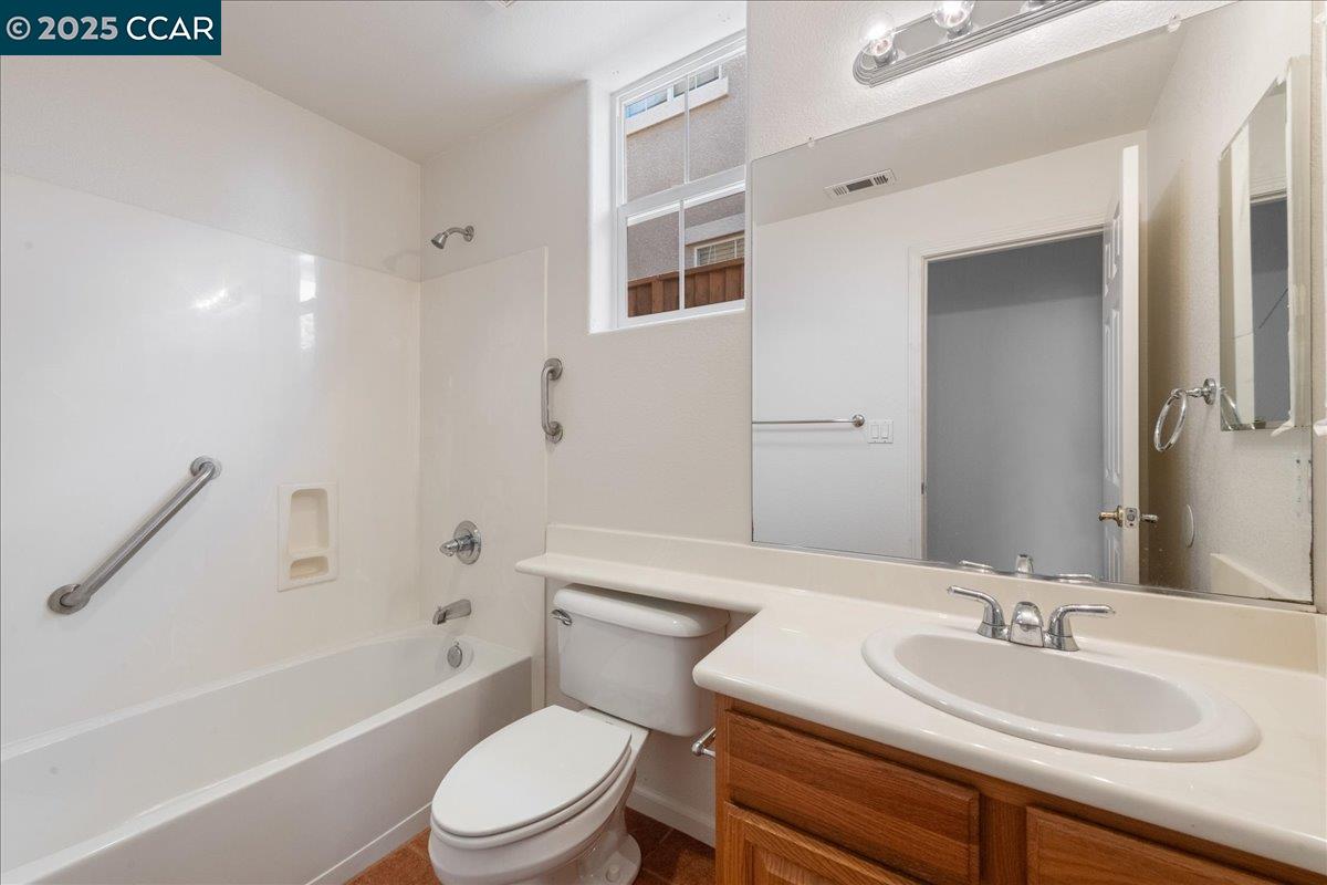 Detail Gallery Image 21 of 37 For 524 Rosewood Lane, Hercules,  CA 94547 - 4 Beds | 3 Baths