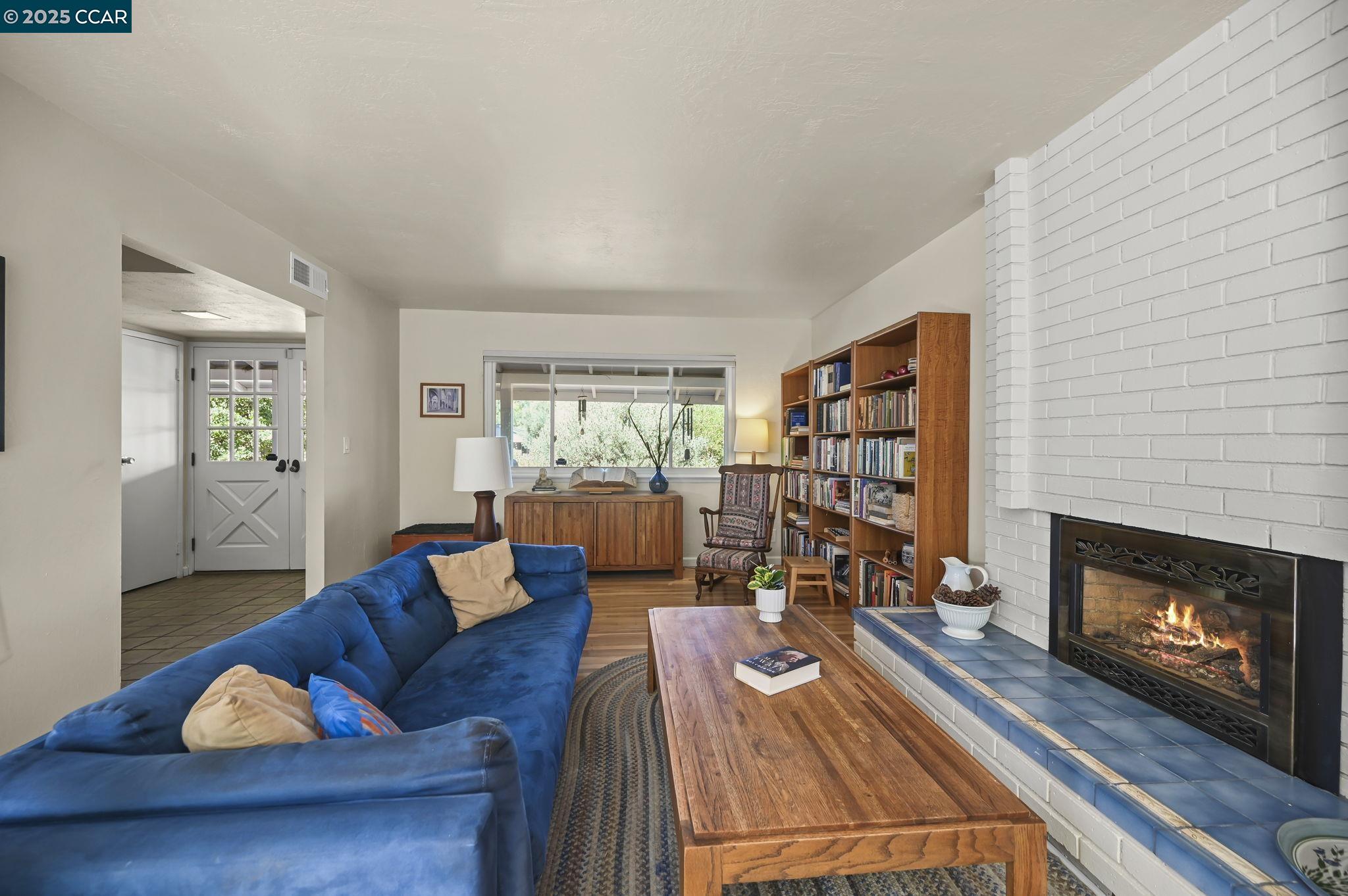 Detail Gallery Image 11 of 43 For 865 Walnut Ave, Walnut Creek,  CA 94598 - 6 Beds | 3/1 Baths