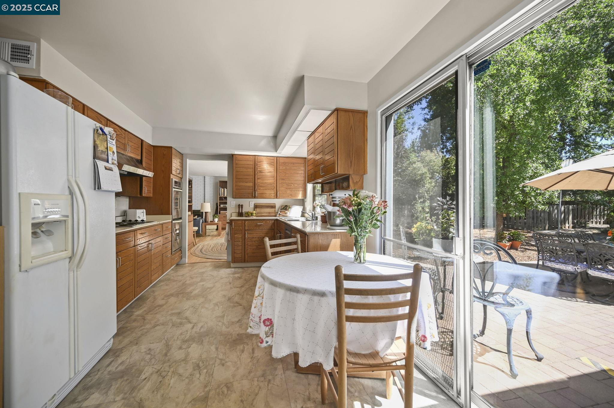 Detail Gallery Image 14 of 43 For 865 Walnut Ave, Walnut Creek,  CA 94598 - 6 Beds | 3/1 Baths