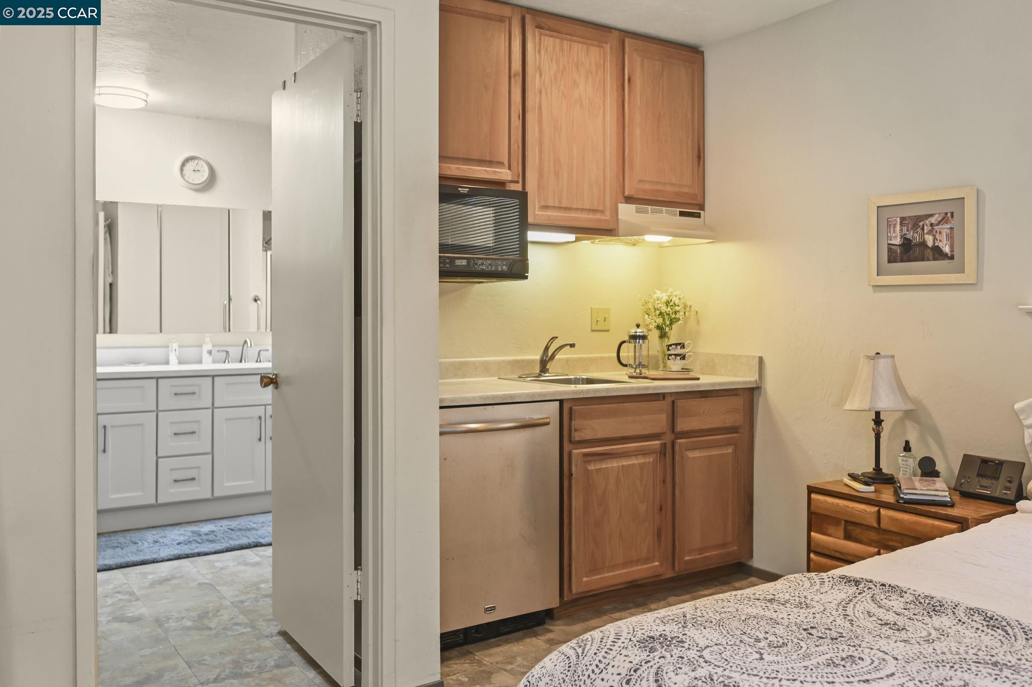 Detail Gallery Image 21 of 43 For 865 Walnut Ave, Walnut Creek,  CA 94598 - 6 Beds | 3/1 Baths