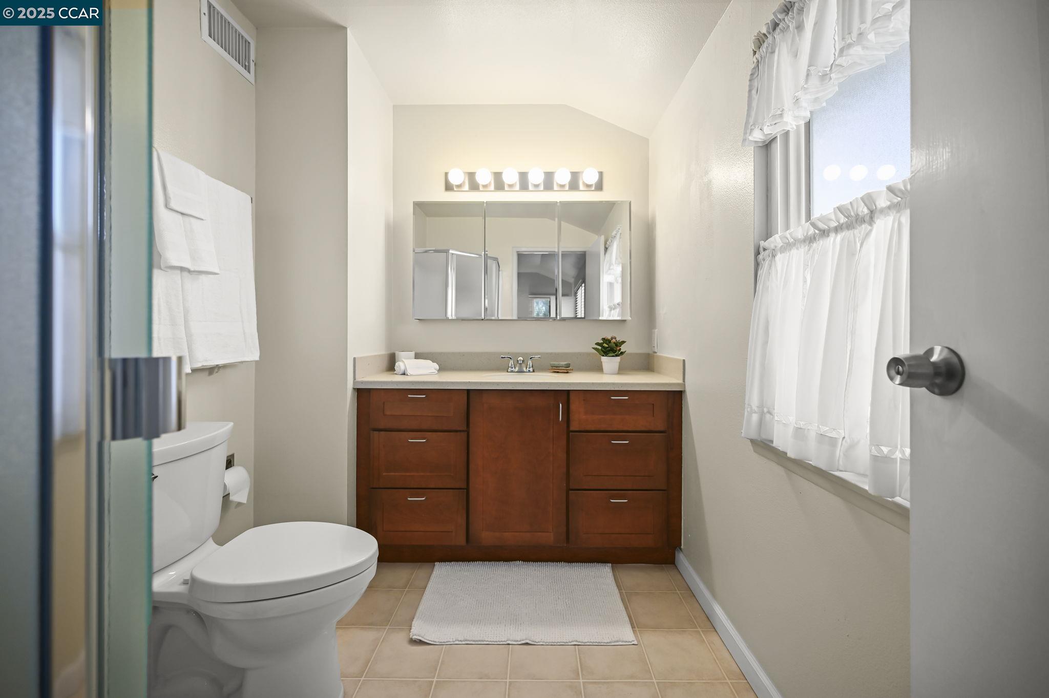 Detail Gallery Image 24 of 43 For 865 Walnut Ave, Walnut Creek,  CA 94598 - 6 Beds | 3/1 Baths