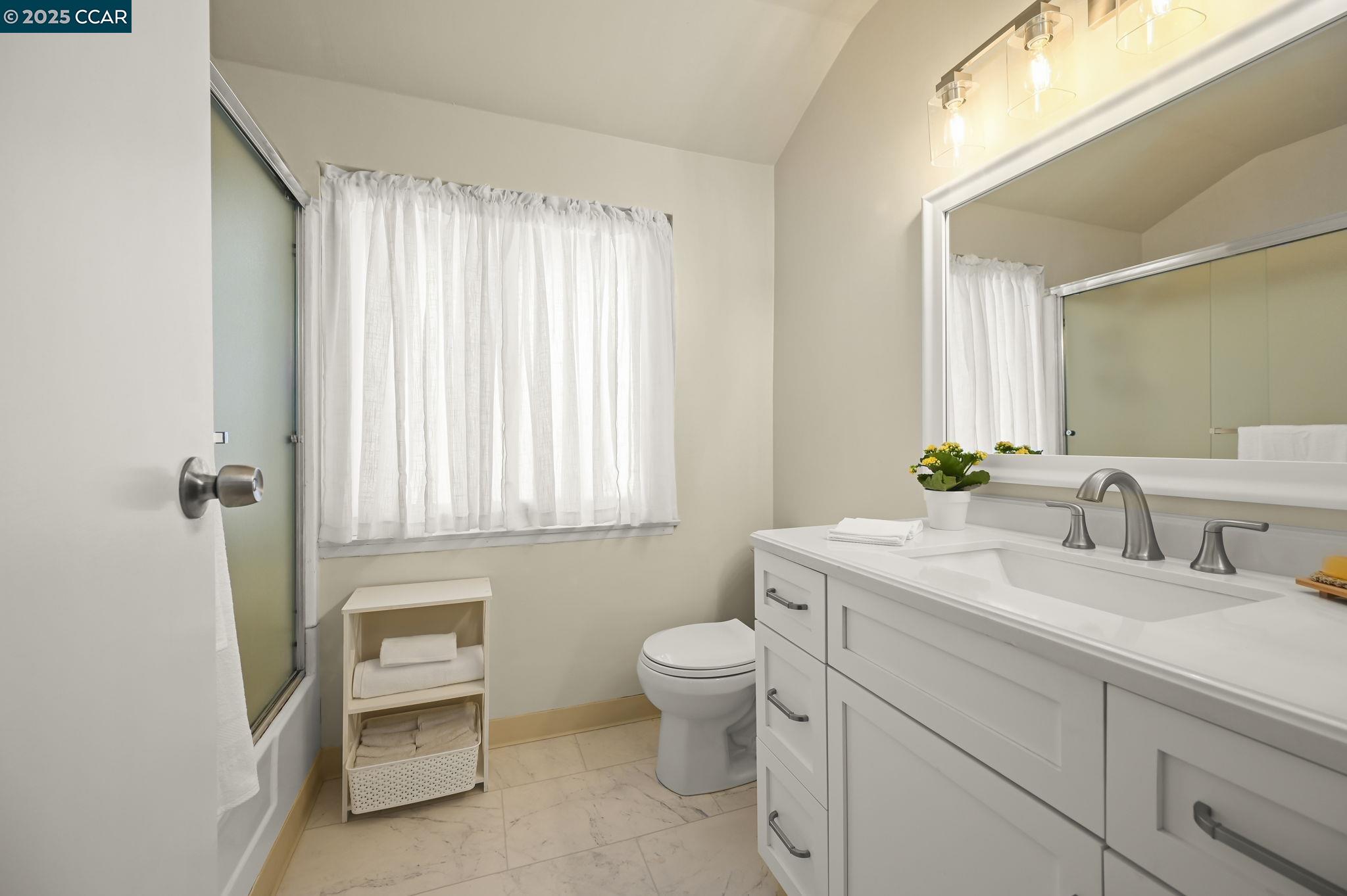 Detail Gallery Image 26 of 43 For 865 Walnut Ave, Walnut Creek,  CA 94598 - 6 Beds | 3/1 Baths