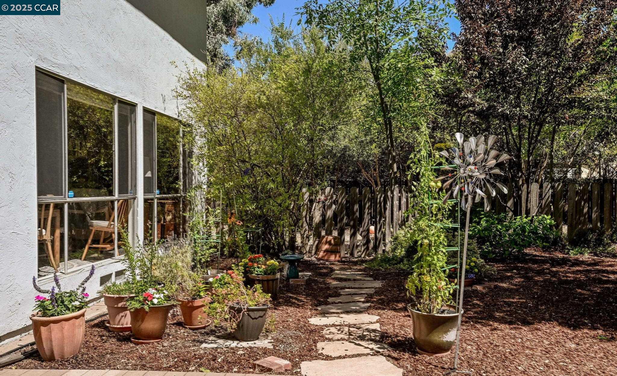 Detail Gallery Image 34 of 43 For 865 Walnut Ave, Walnut Creek,  CA 94598 - 6 Beds | 3/1 Baths